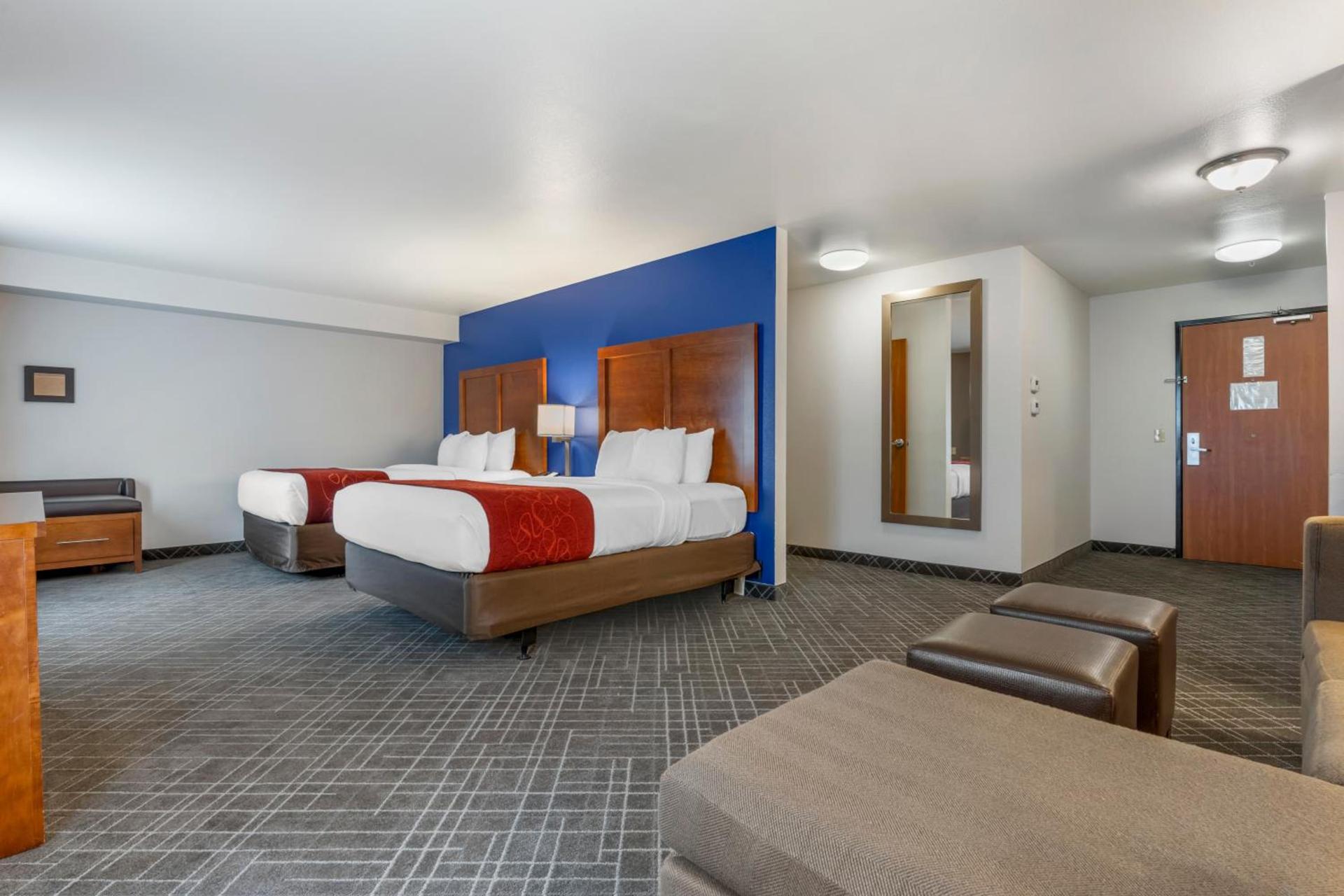 Comfort Suites Redding - Shasta Lake photo 32