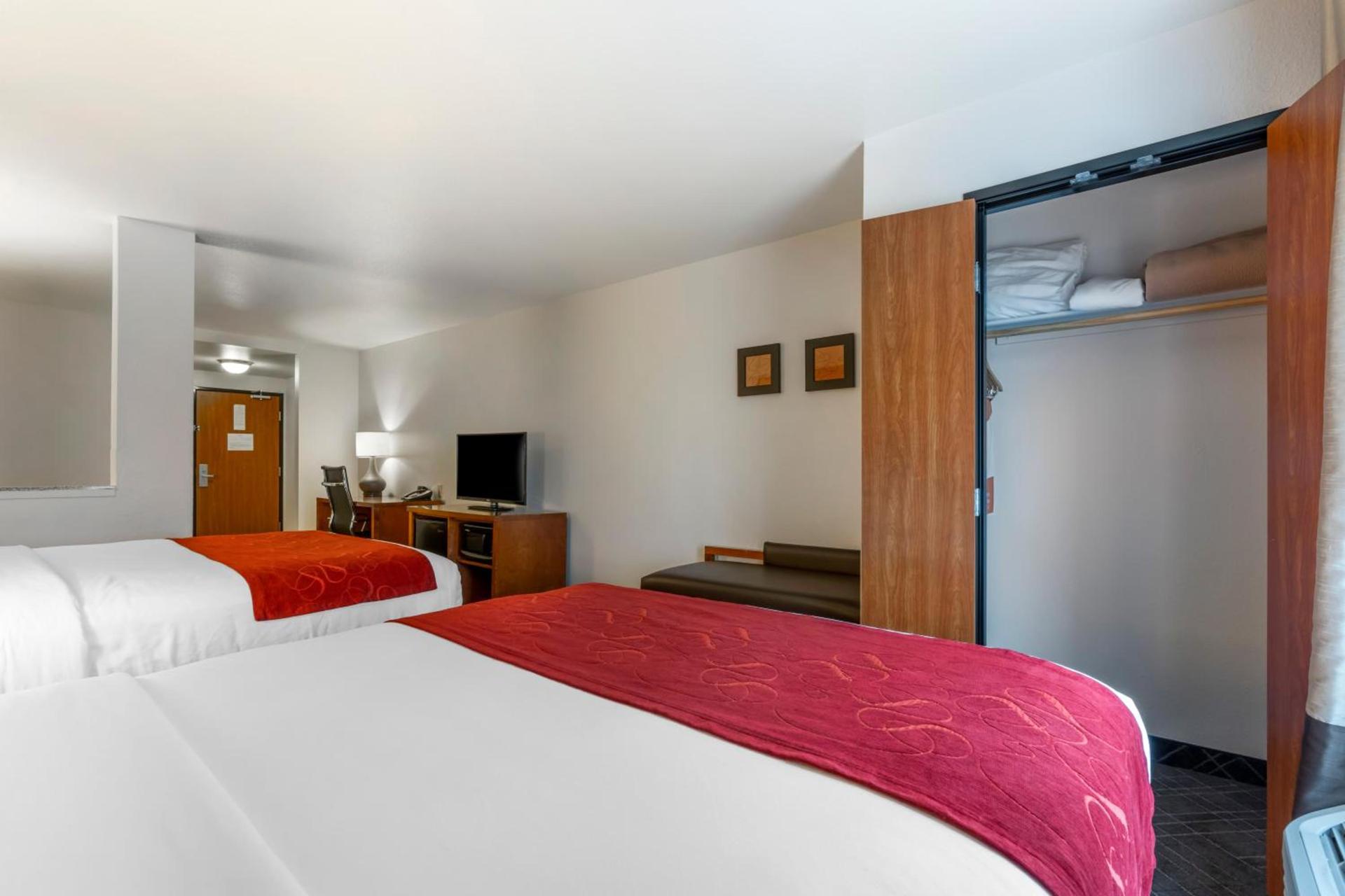 Comfort Suites Redding - Shasta Lake photo 50