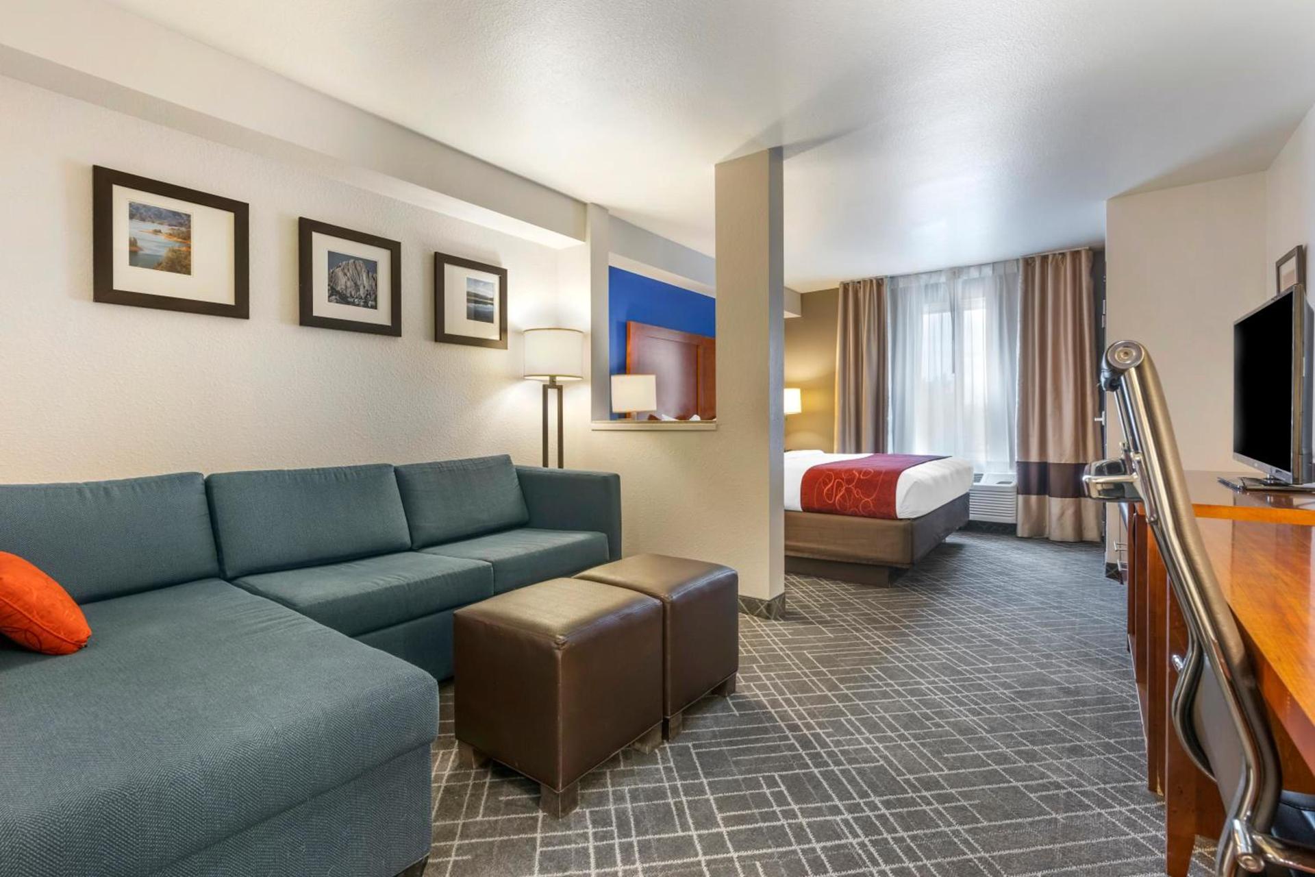 Comfort Suites Redding - Shasta Lake photo 54
