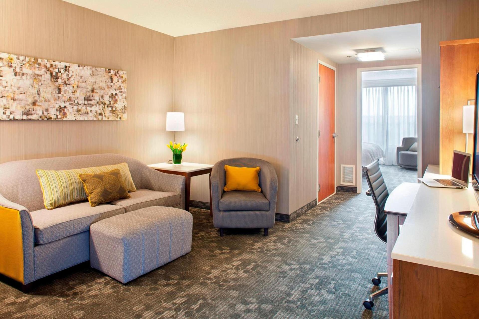 Courtyard by Marriott Pueblo photo 8