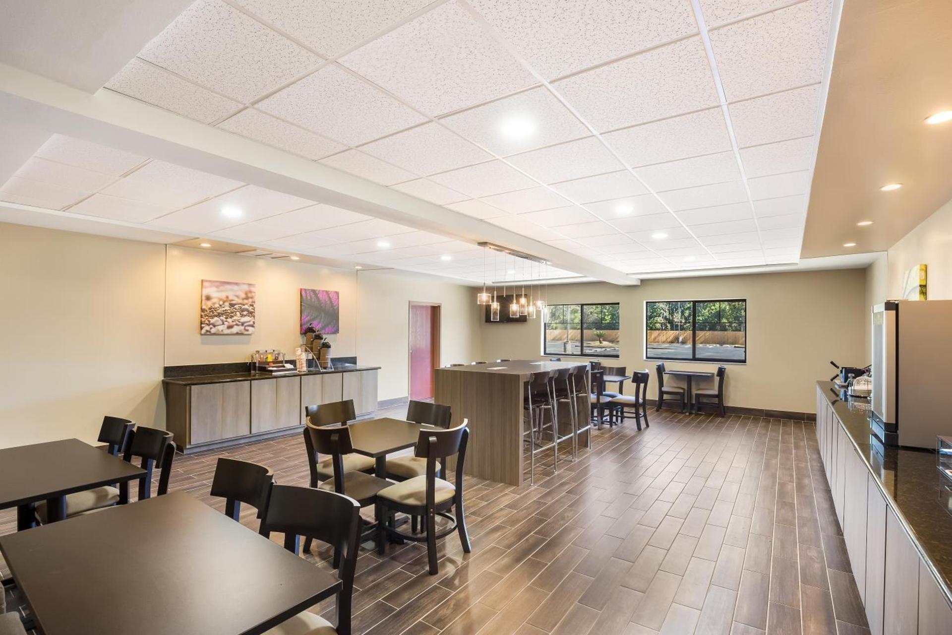 Sleep Inn & Suites North Mobile Saraland photo 52