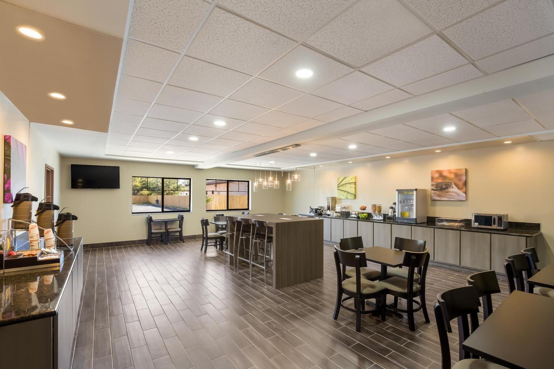 Sleep Inn & Suites North Mobile Saraland photo 51