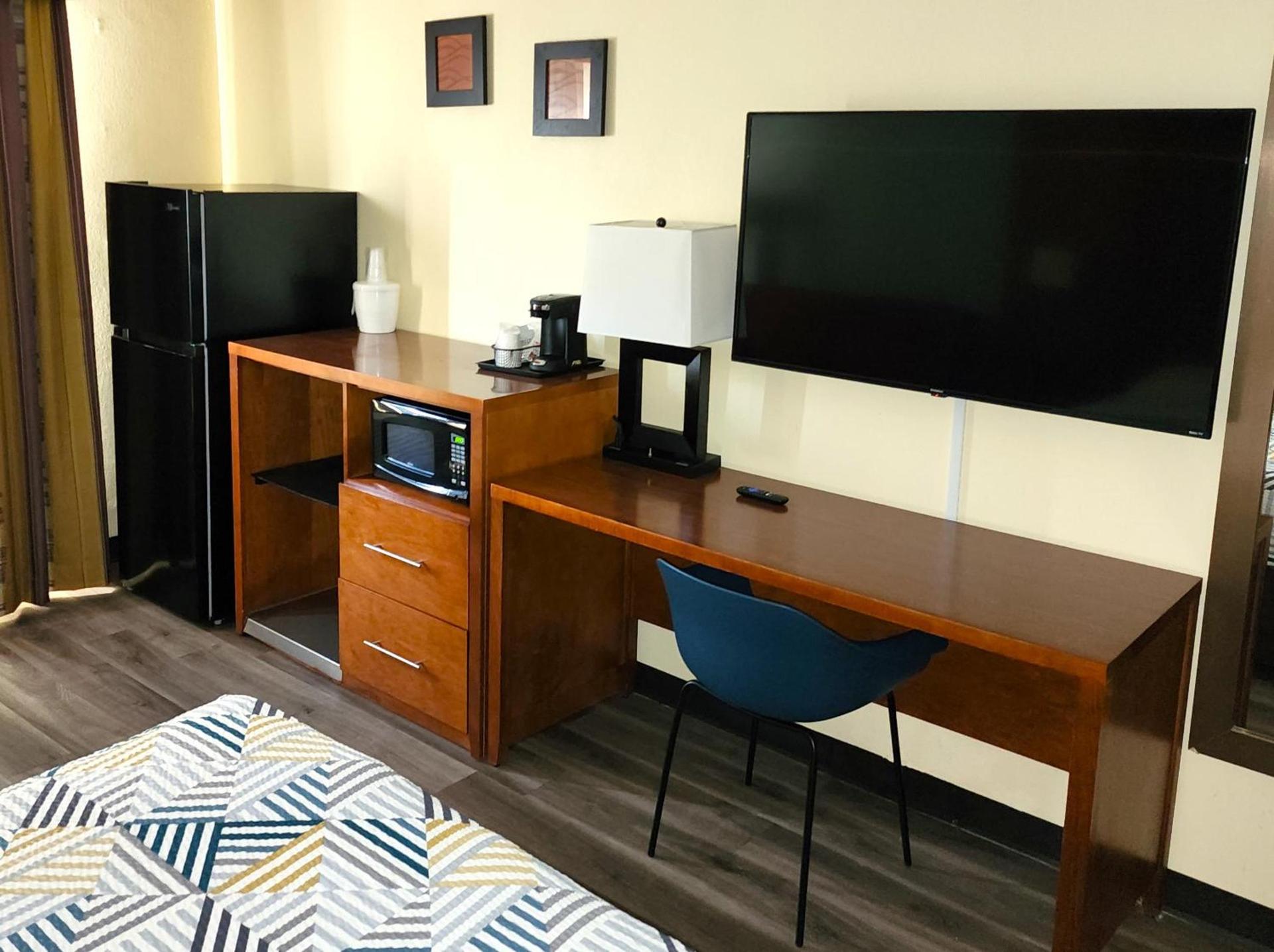 Suites Catonsville MD Baltimore West photo 42