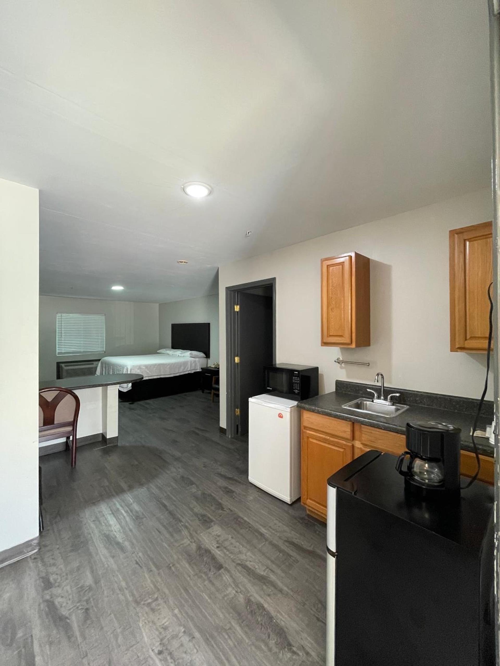 High Falls Inn & Suites photo 12