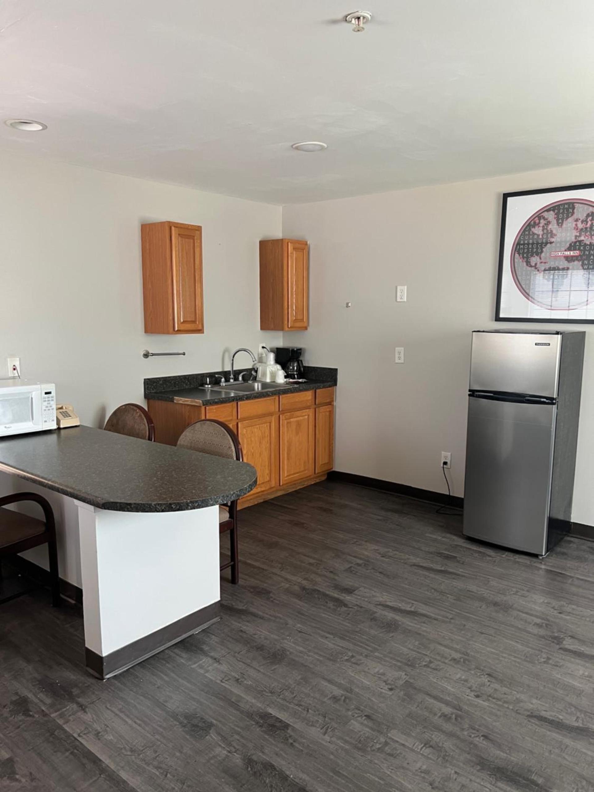 High Falls Inn & Suites photo 11