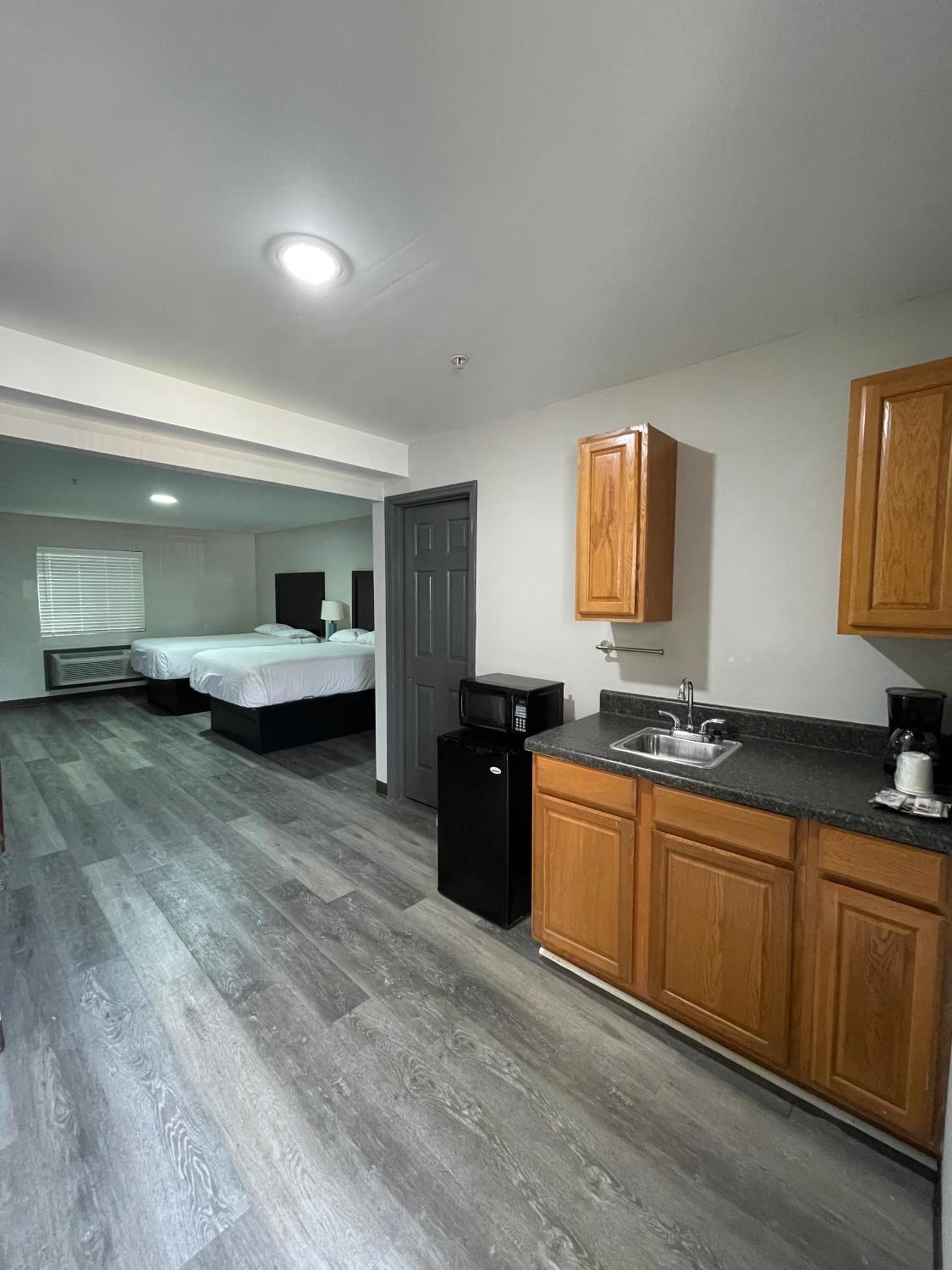 High Falls Inn & Suites photo 17