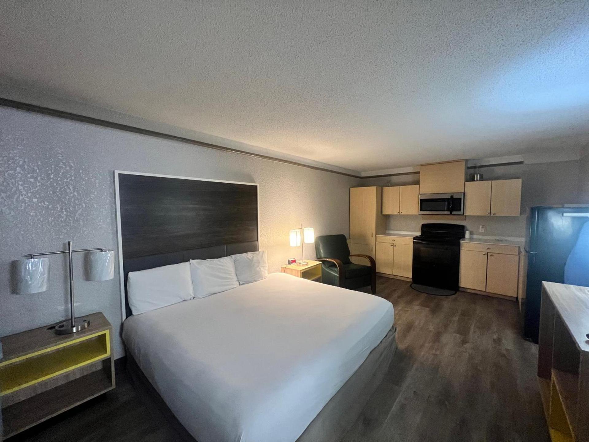 Sulphur Extended Stay photo 43