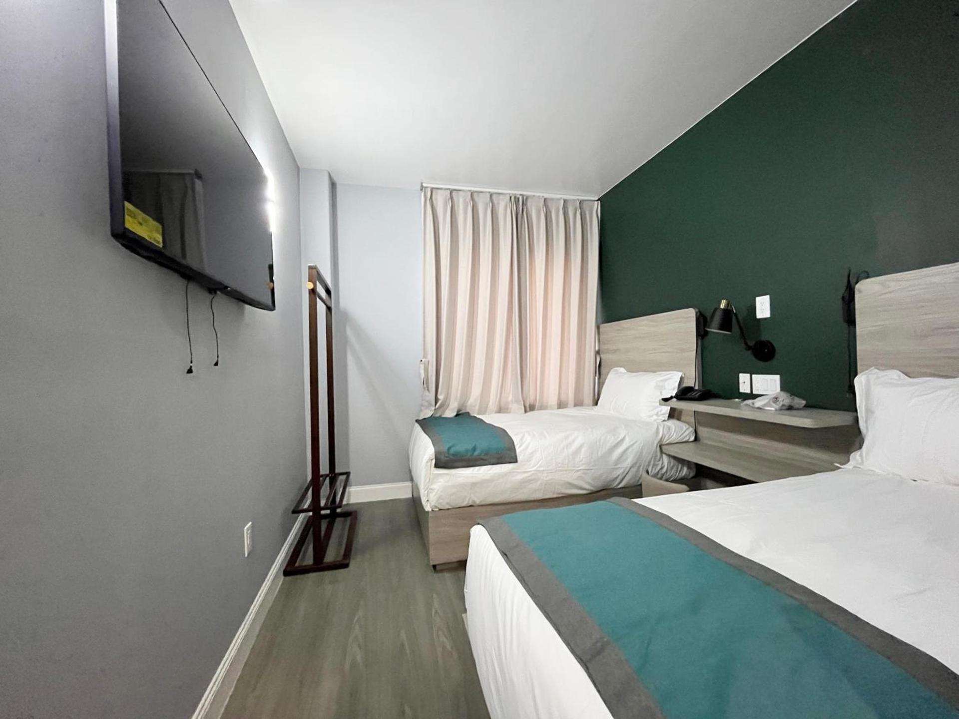 Starlight Hotel Near LGA Airport photo 29