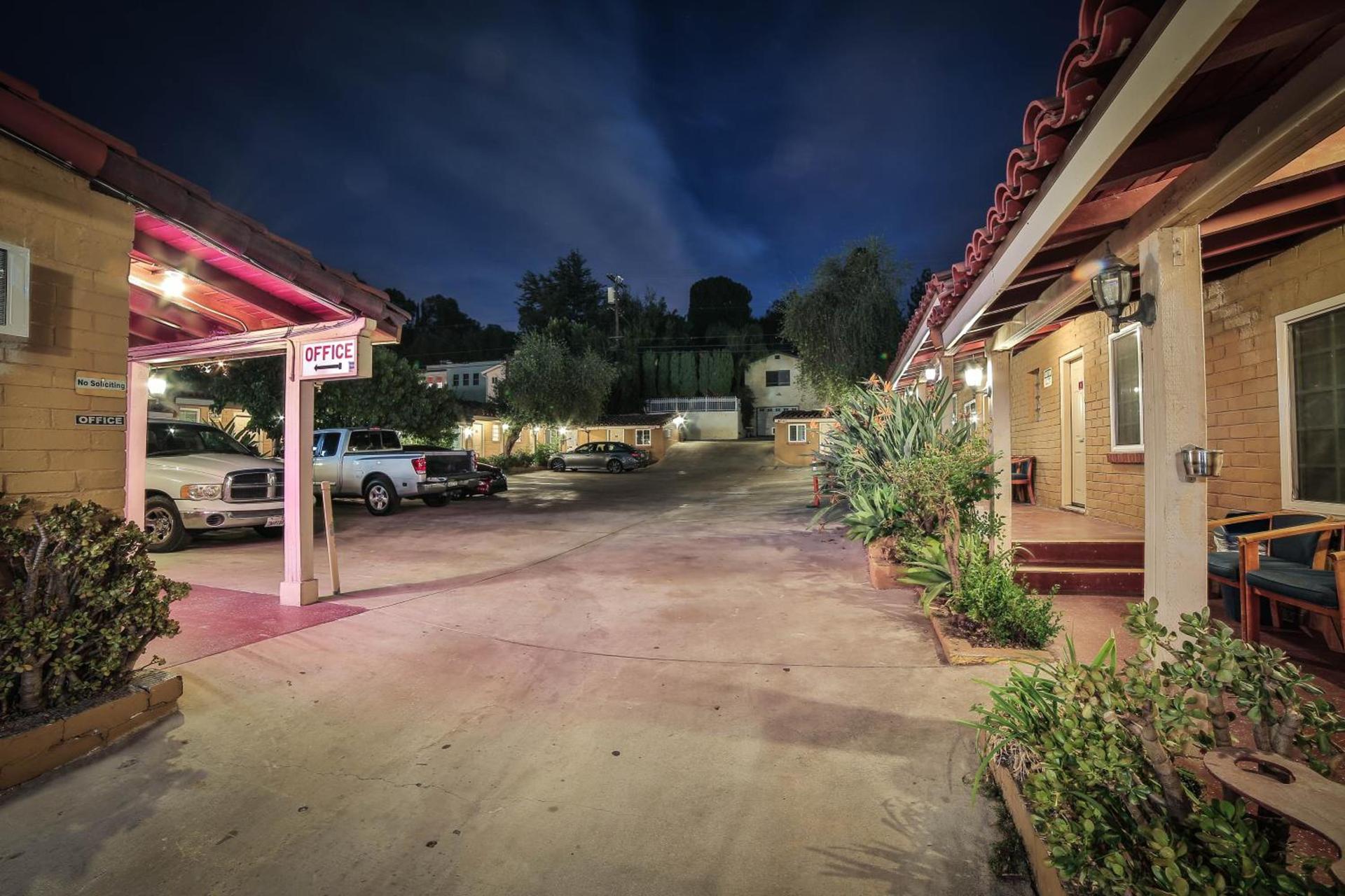 El Patio Inn - Near Universal Studios Hollywood photo 7