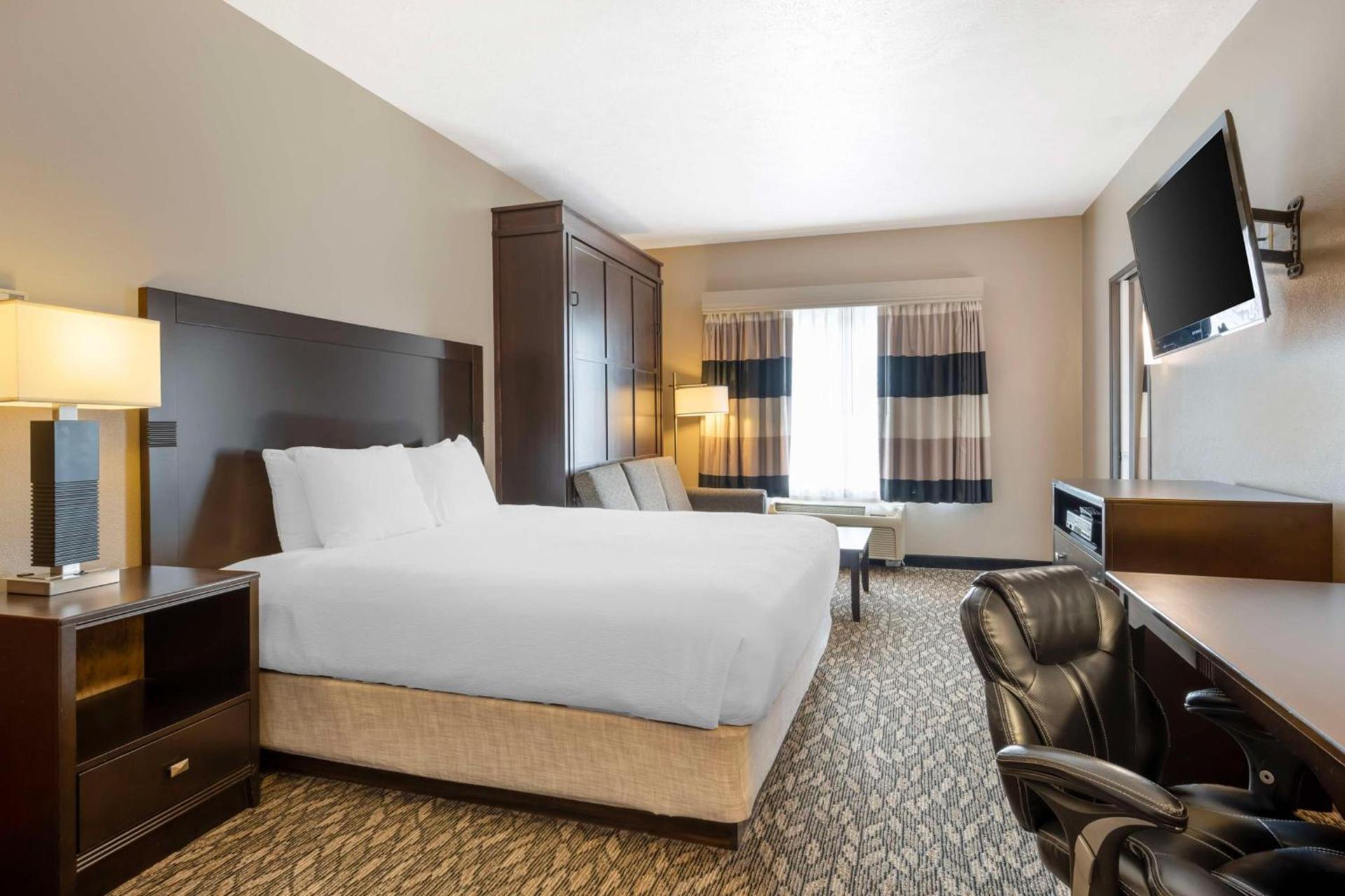 Best Western Wheatland Inn photo 16
