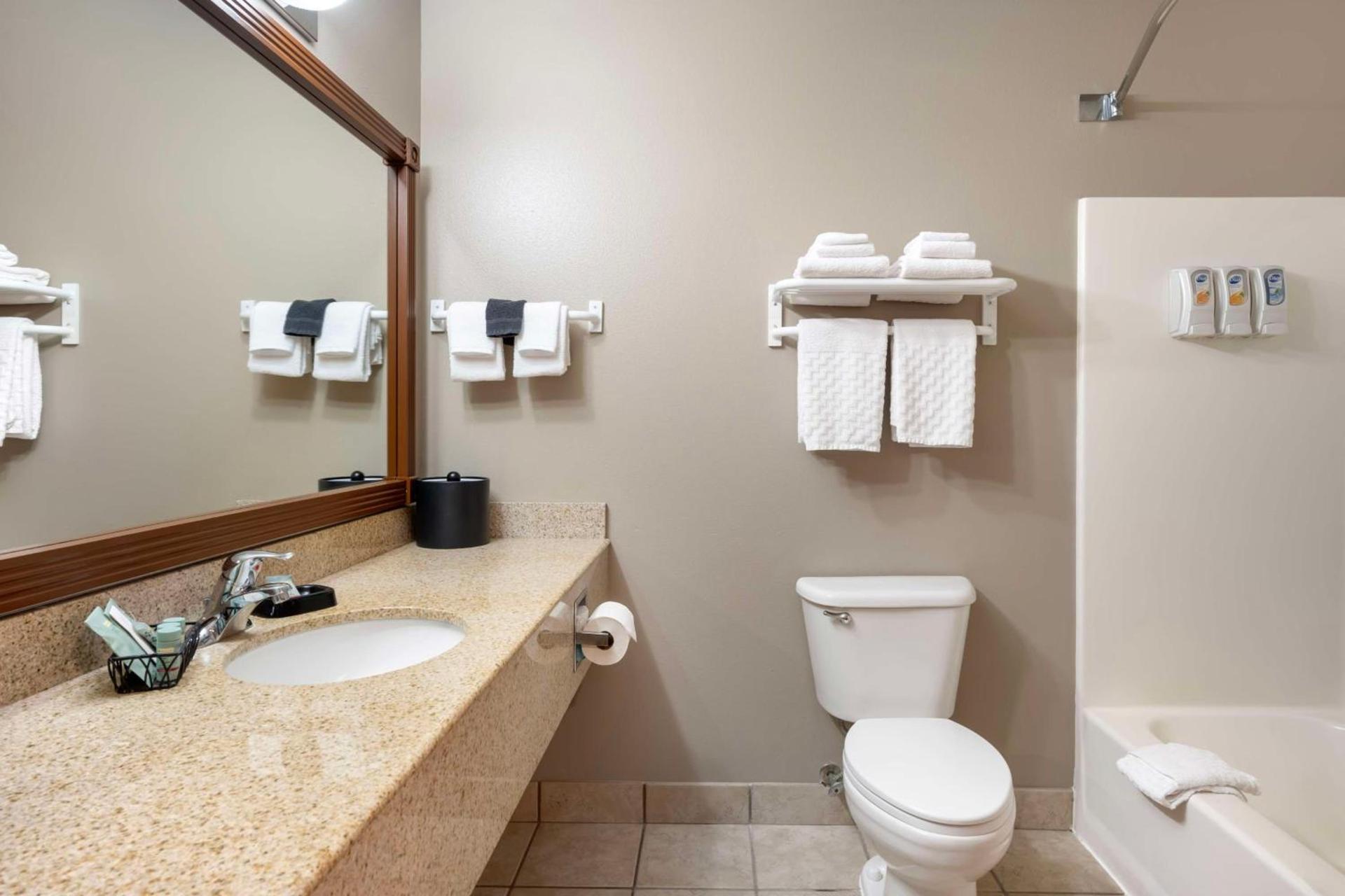 Best Western Wheatland Inn photo 22