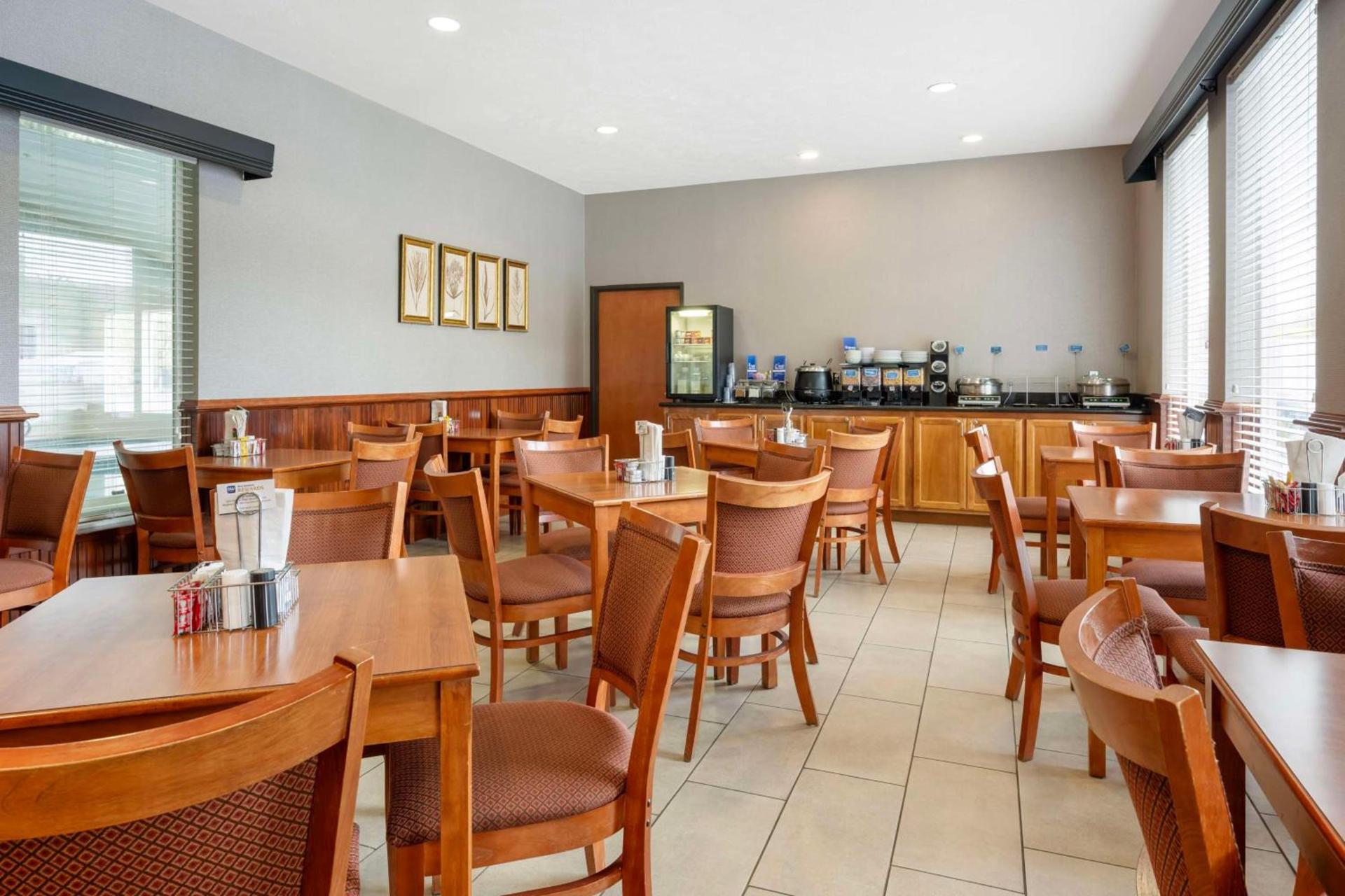 Best Western Wheatland Inn photo 30