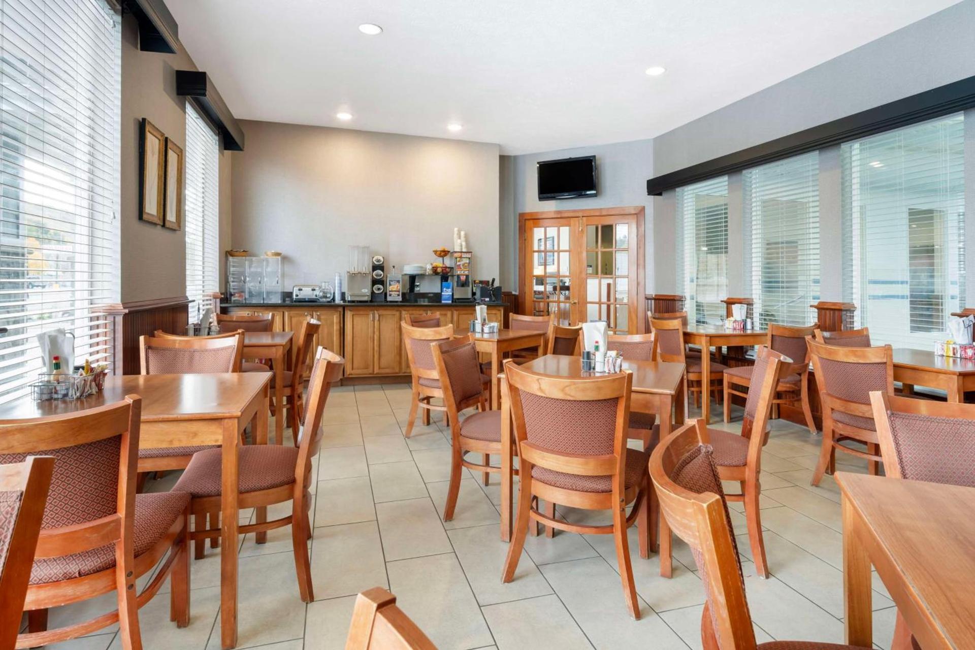 Best Western Wheatland Inn photo 31