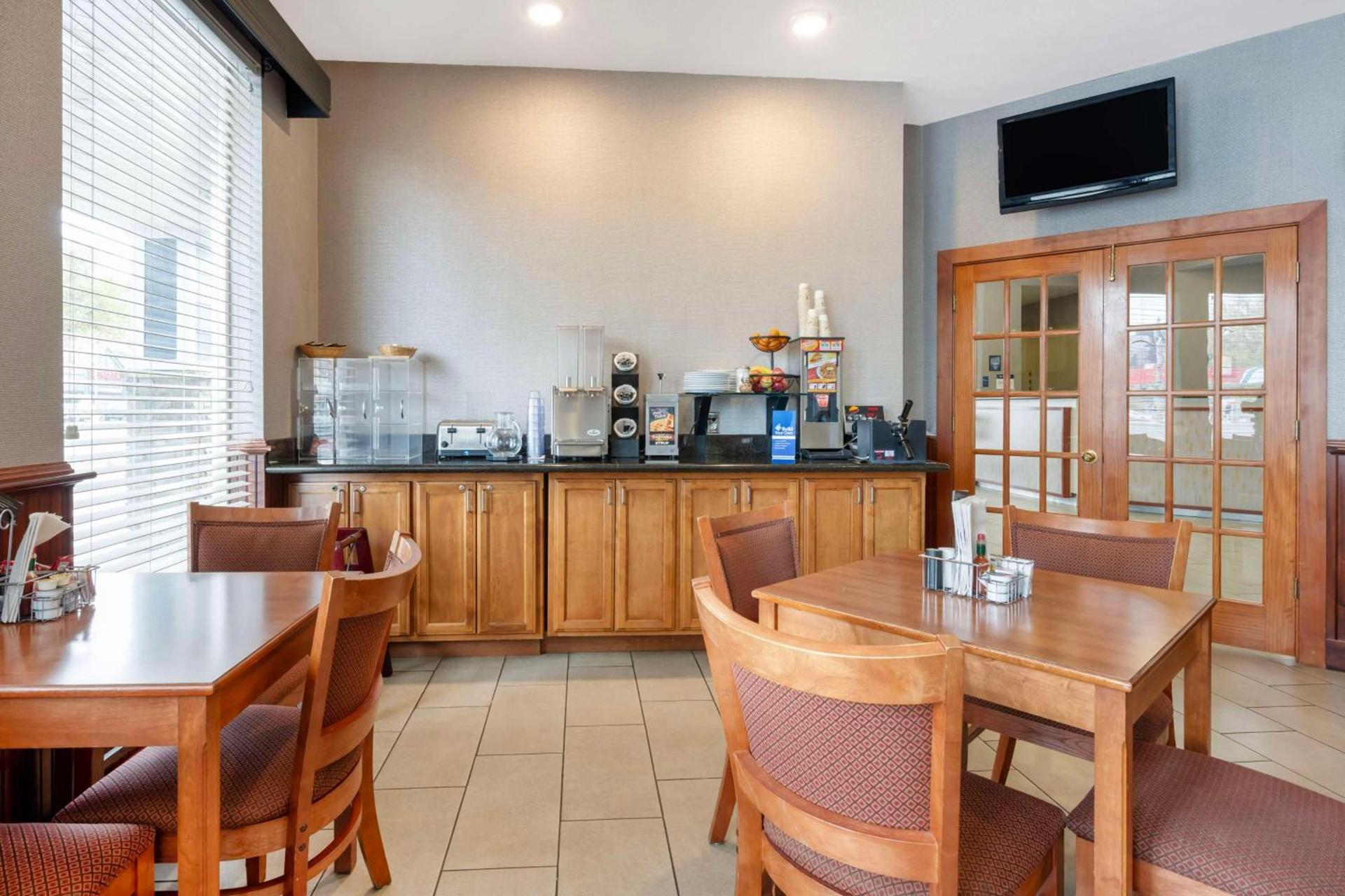 Best Western Wheatland Inn photo 6