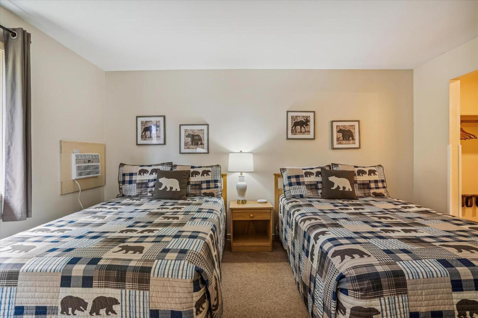 Cedarbrook Two Double bed Standard Hotel room 217 photo 14