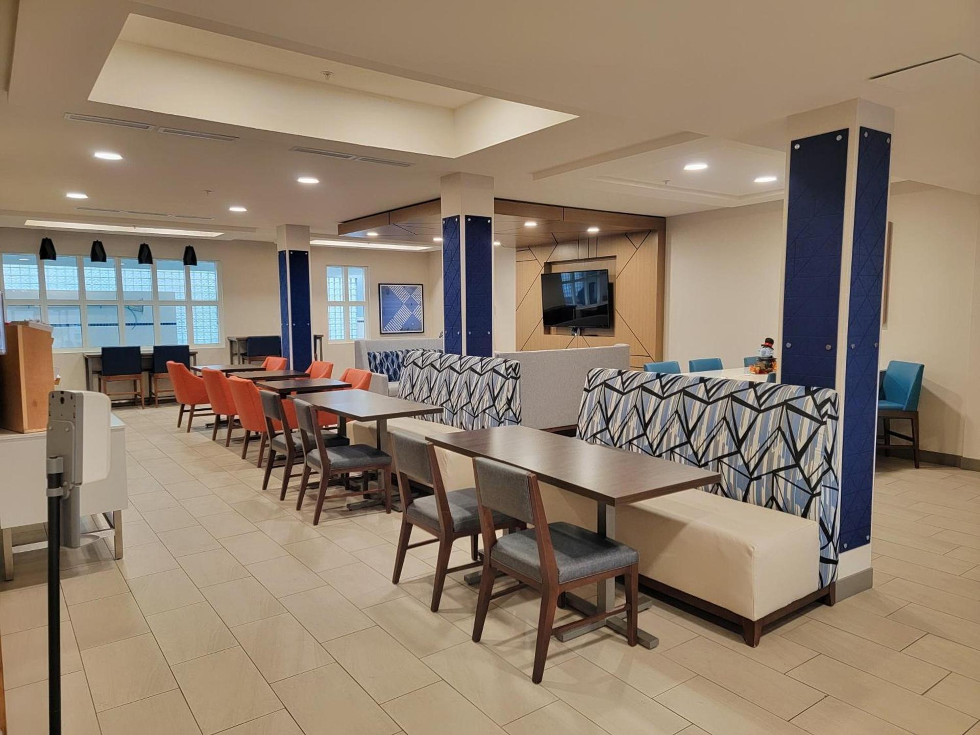 Holiday Inn Express Hotel & Suites Idaho Falls by IHG photo 12