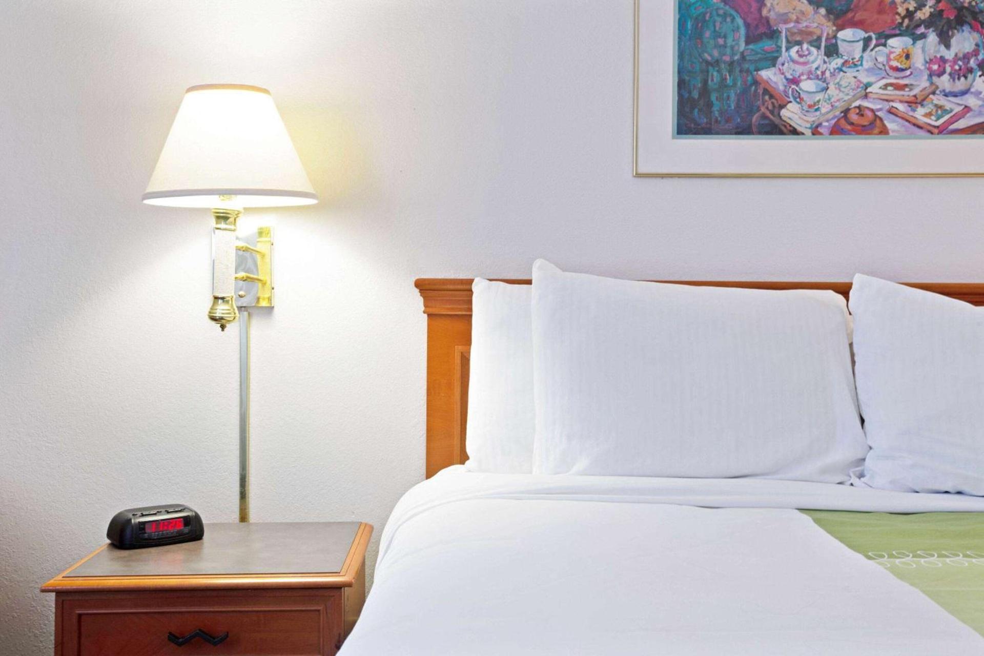 Days Inn by Wyndham Reno photo 19