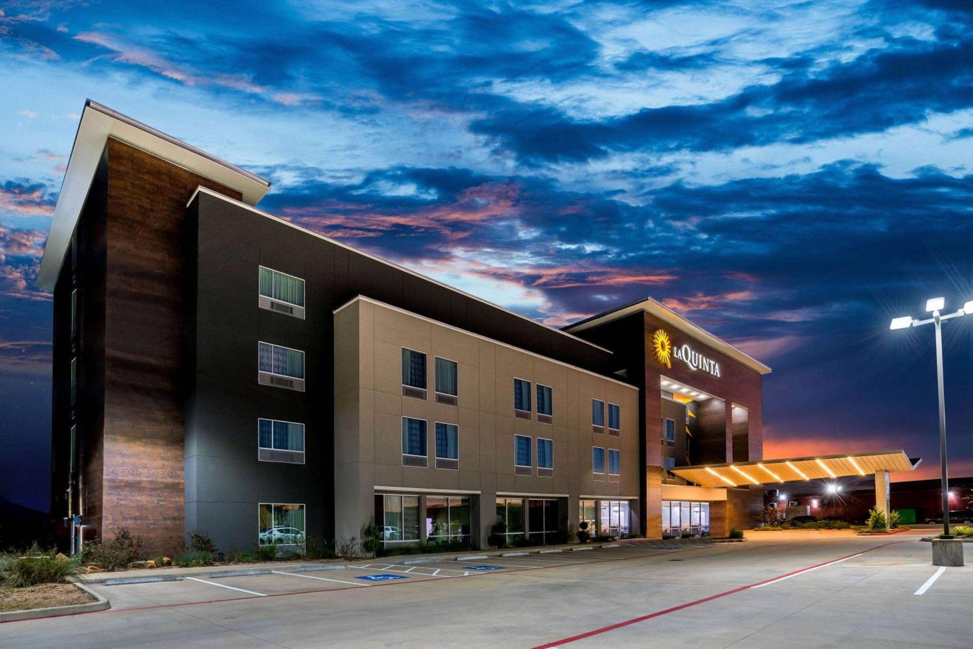 La Quinta by Wyndham Houston Cypress photo 5