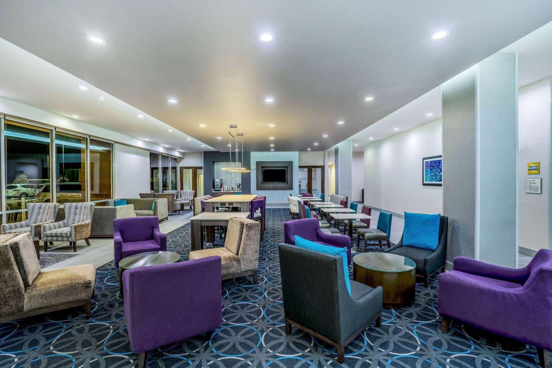 La Quinta by Wyndham Houston Cypress photo 7