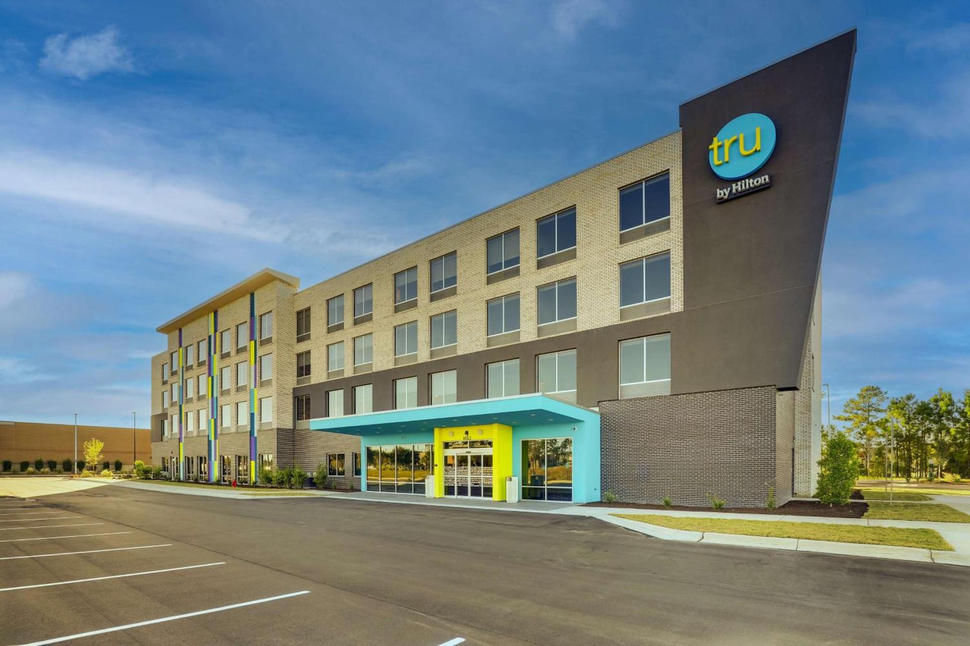 Tru By Hilton Leland Wilmington photo 1
