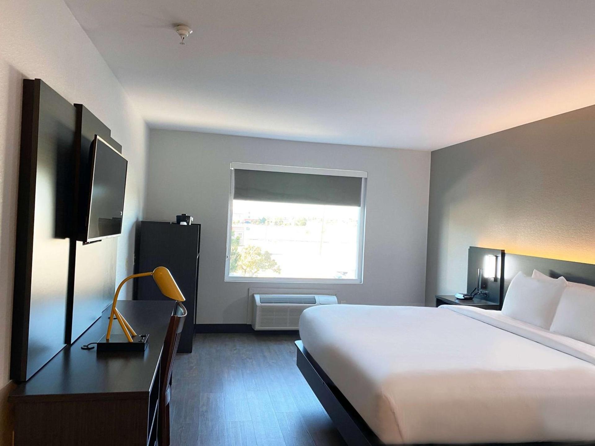 Hawthorn Extended Stay by Wyndham Hobbs photo 5