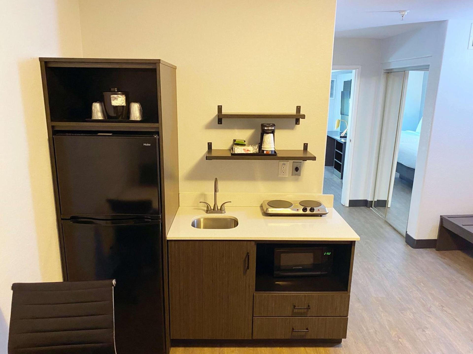Hawthorn Extended Stay by Wyndham Hobbs photo 6