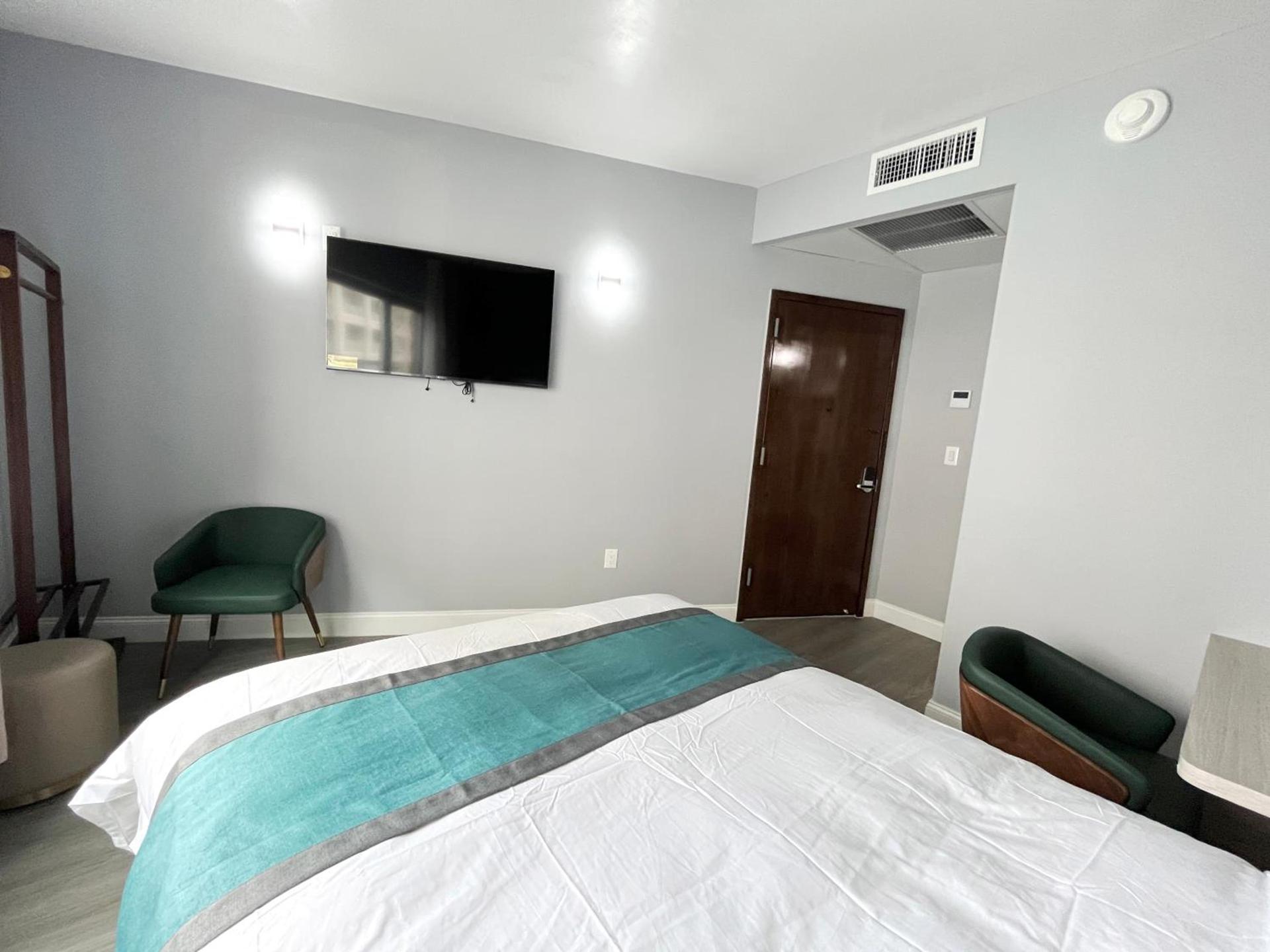Starlight Hotel Near LGA Airport photo 38