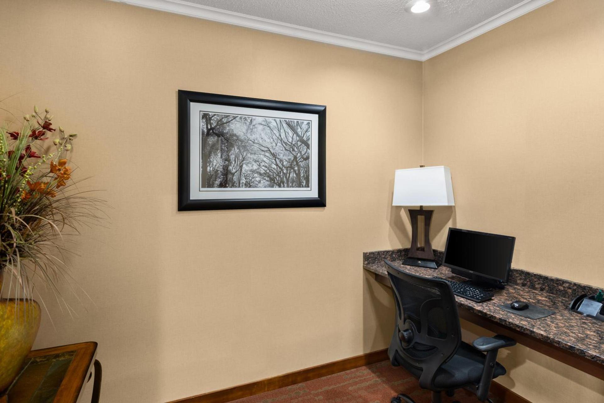 Quality Inn Dandridge photo 42