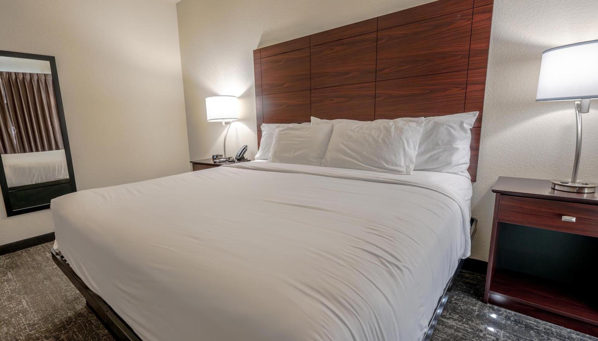 Cobblestone Hotel & Suites - Lamar photo 18