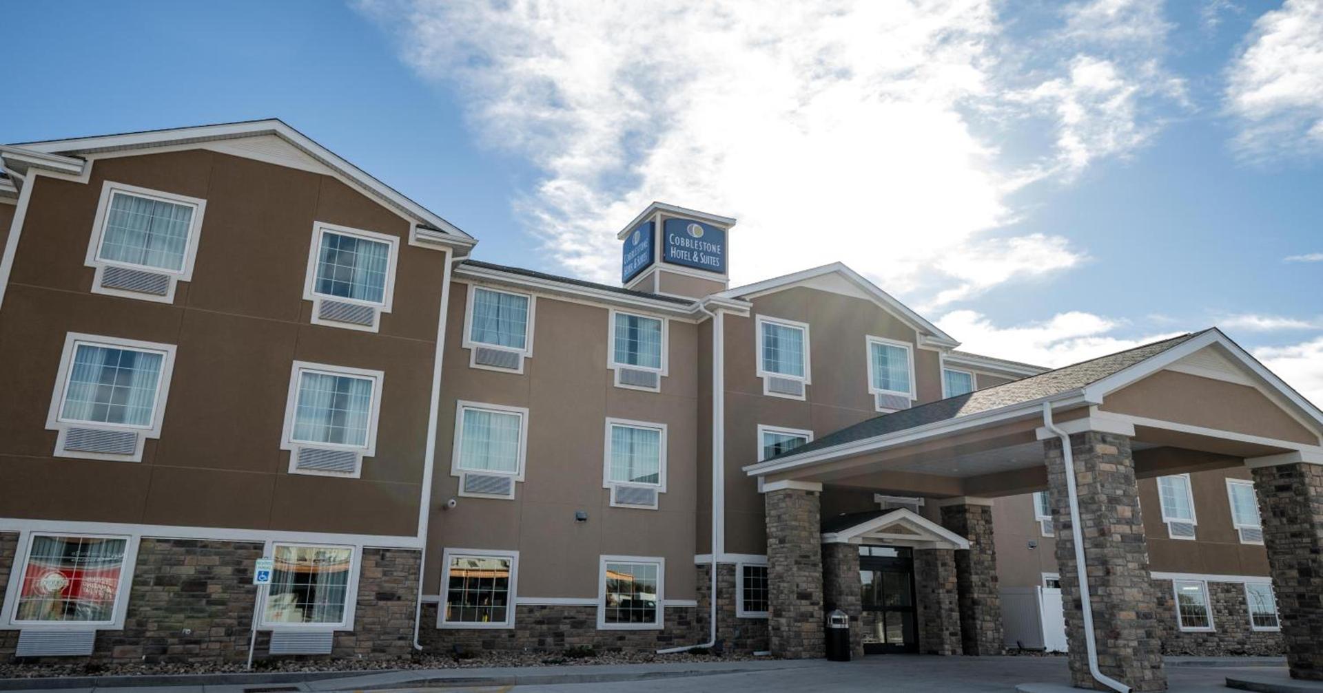 Cobblestone Hotel & Suites - Lamar photo 27