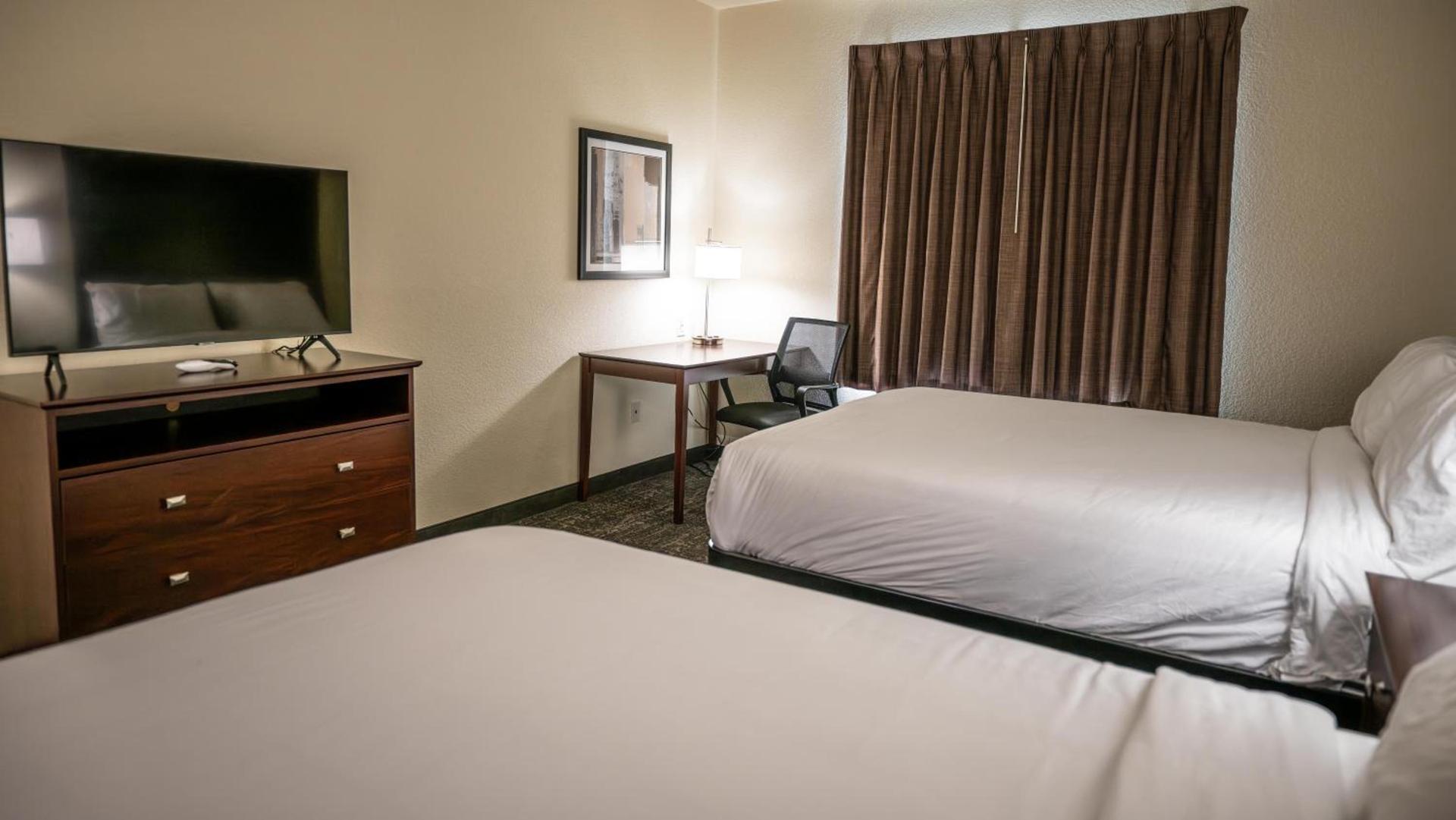 Cobblestone Hotel & Suites - Lamar photo 28