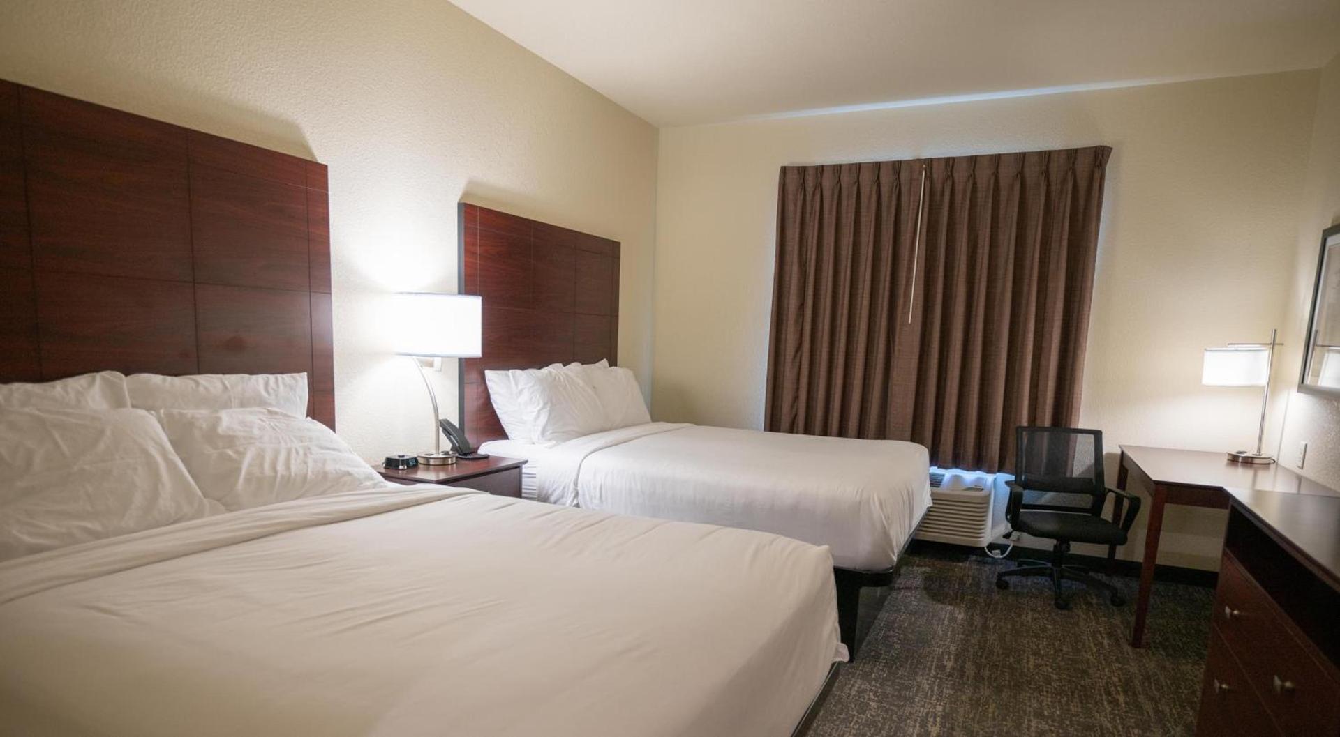 Cobblestone Hotel & Suites - Lamar photo 37