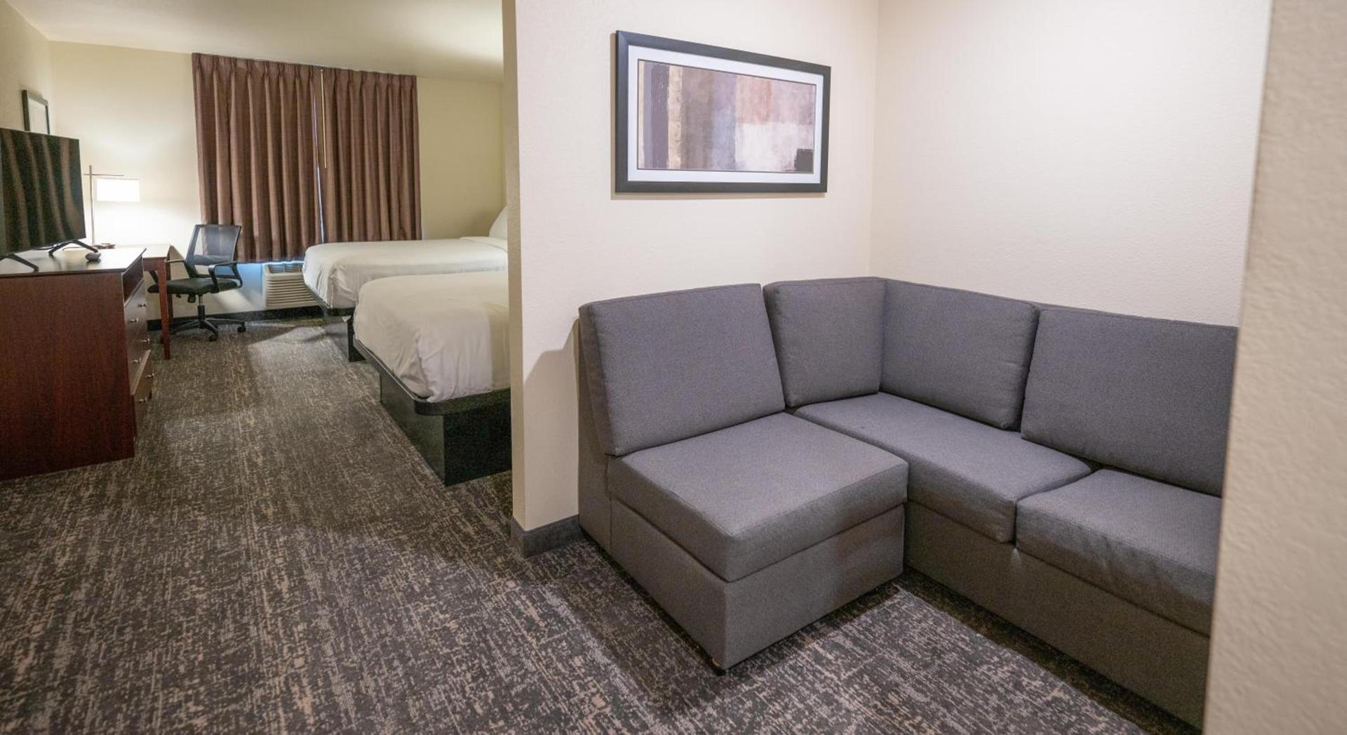 Cobblestone Hotel & Suites - Lamar photo 49
