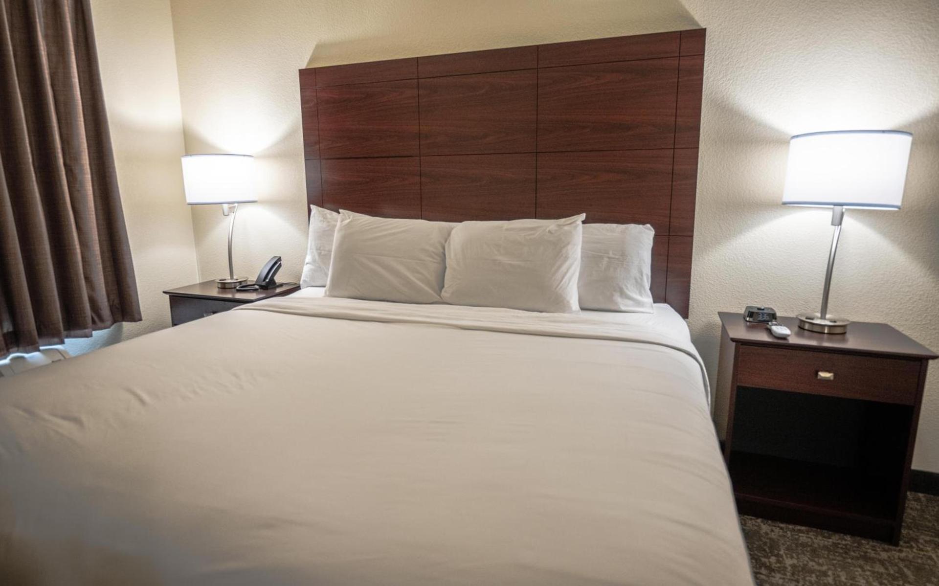 Cobblestone Hotel & Suites - Lamar photo 46