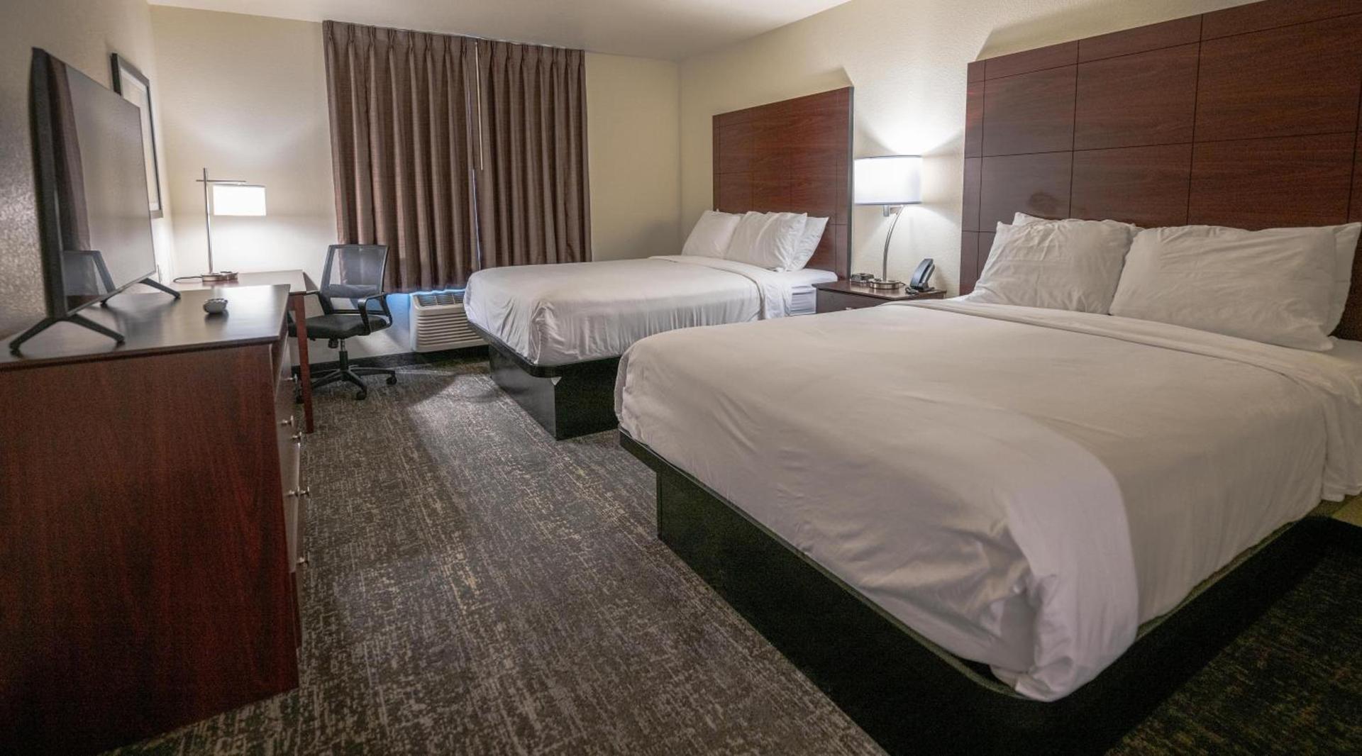 Cobblestone Hotel & Suites - Lamar photo 51