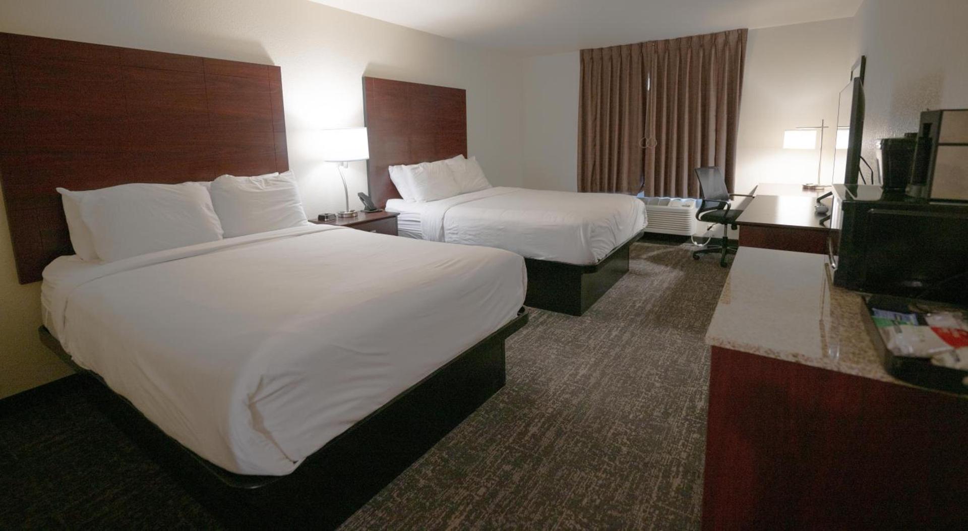 Cobblestone Hotel & Suites - Lamar photo 57