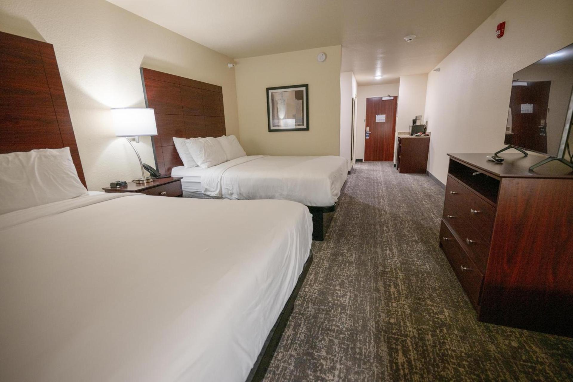 Cobblestone Hotel & Suites - Lamar photo 8