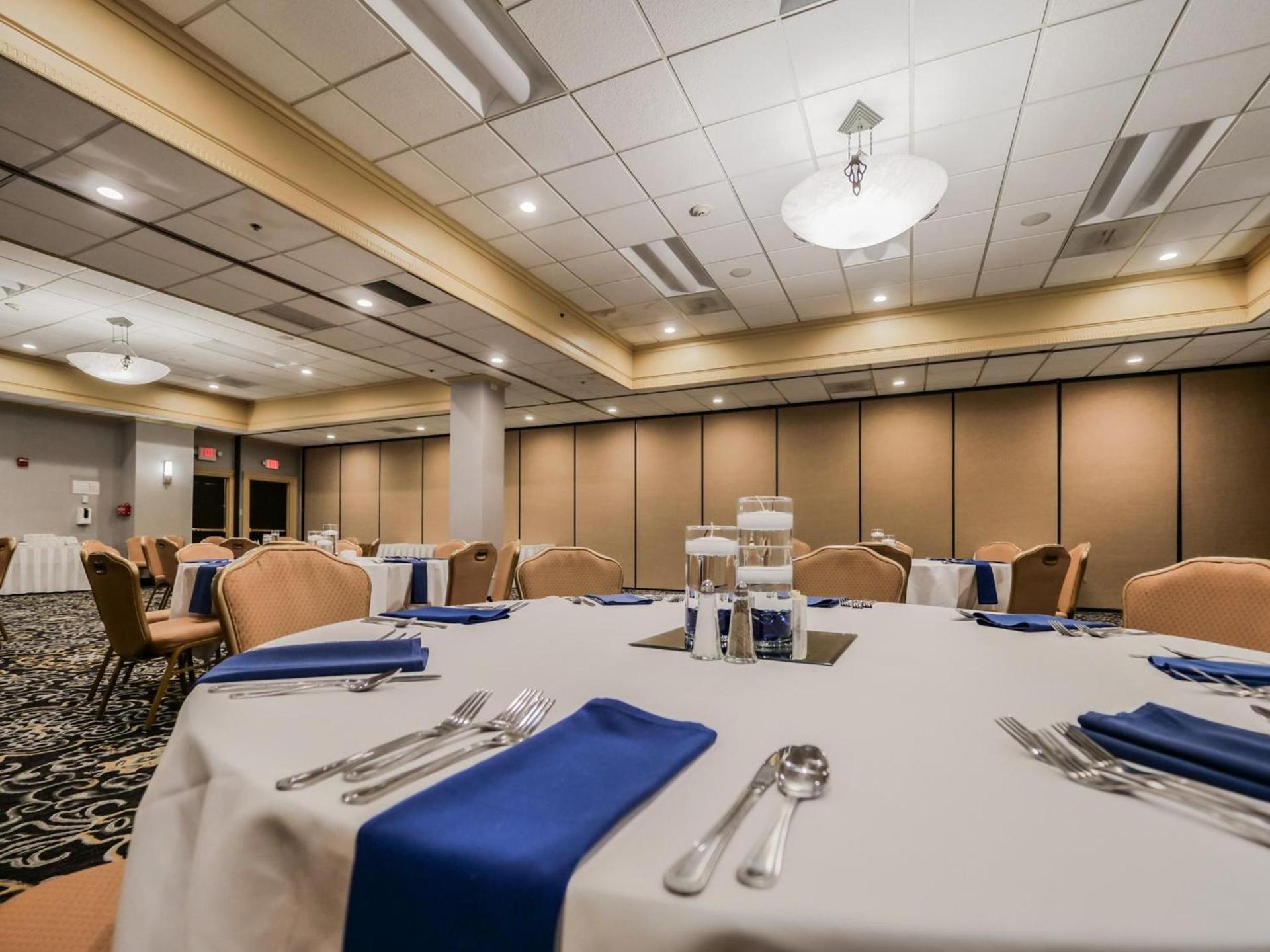 Crowne Plaza Cleveland Airport by IHG photo 30
