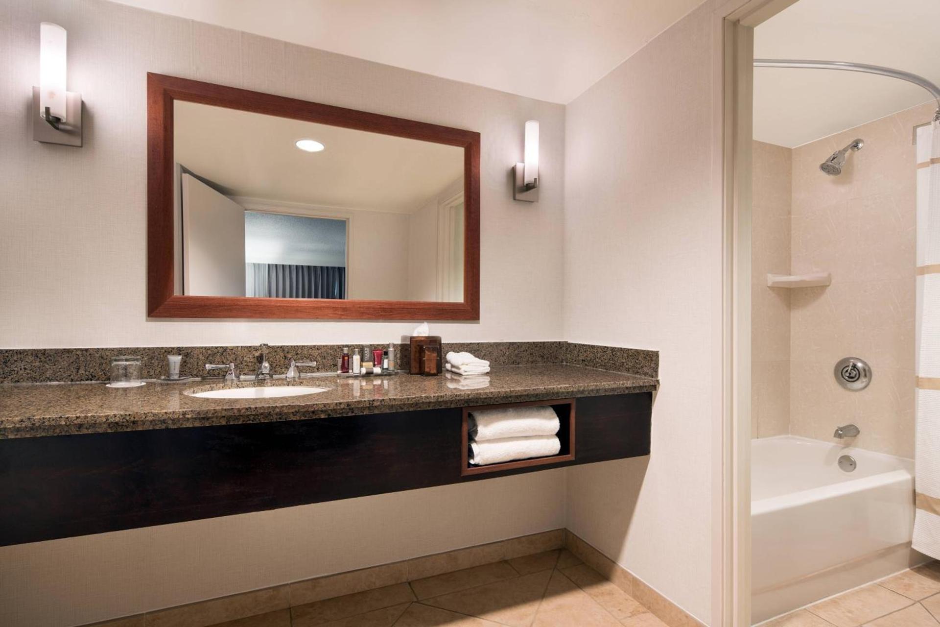 Bakersfield Marriott at the Convention Center photo 22