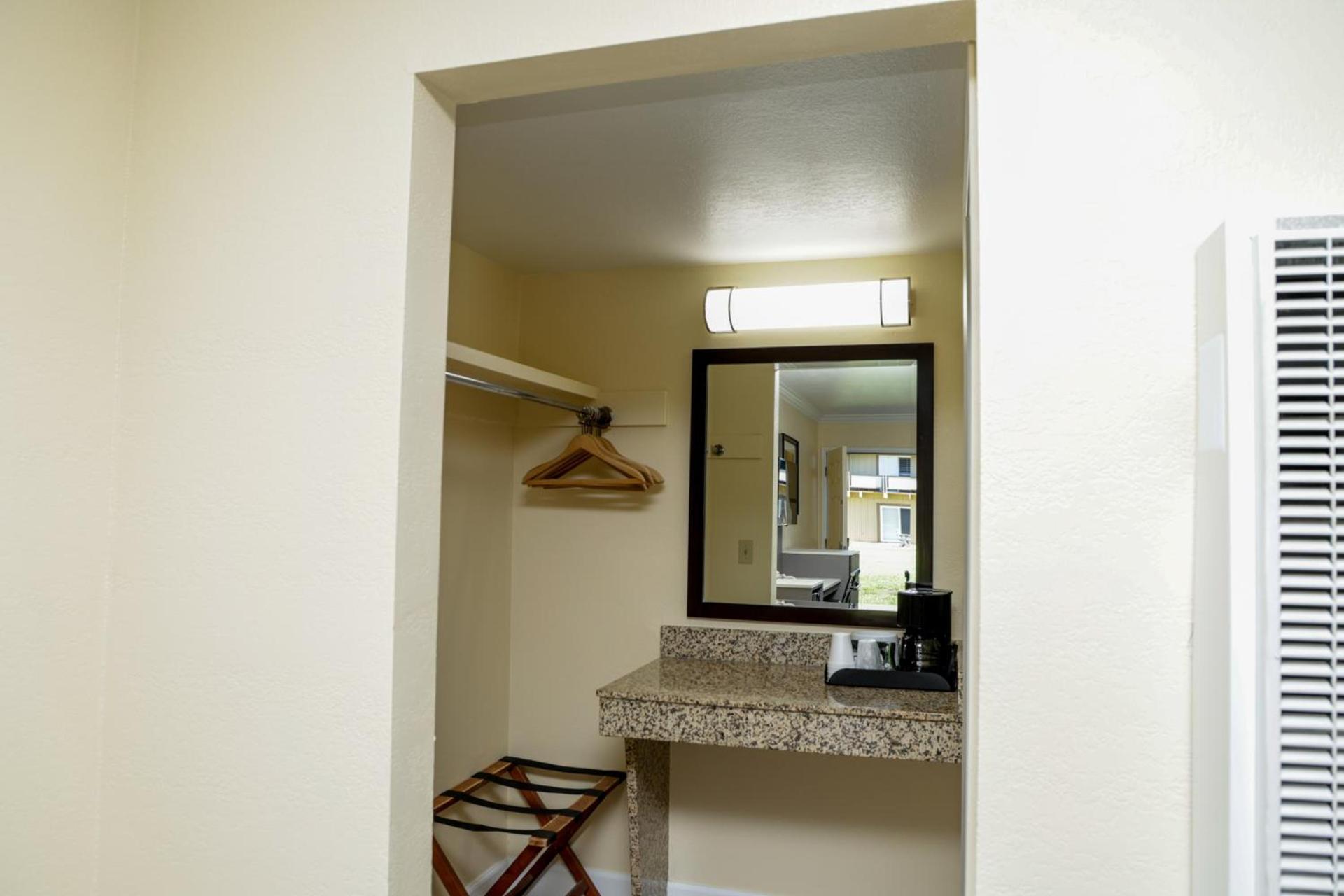 Silver Surf Motel photo 77