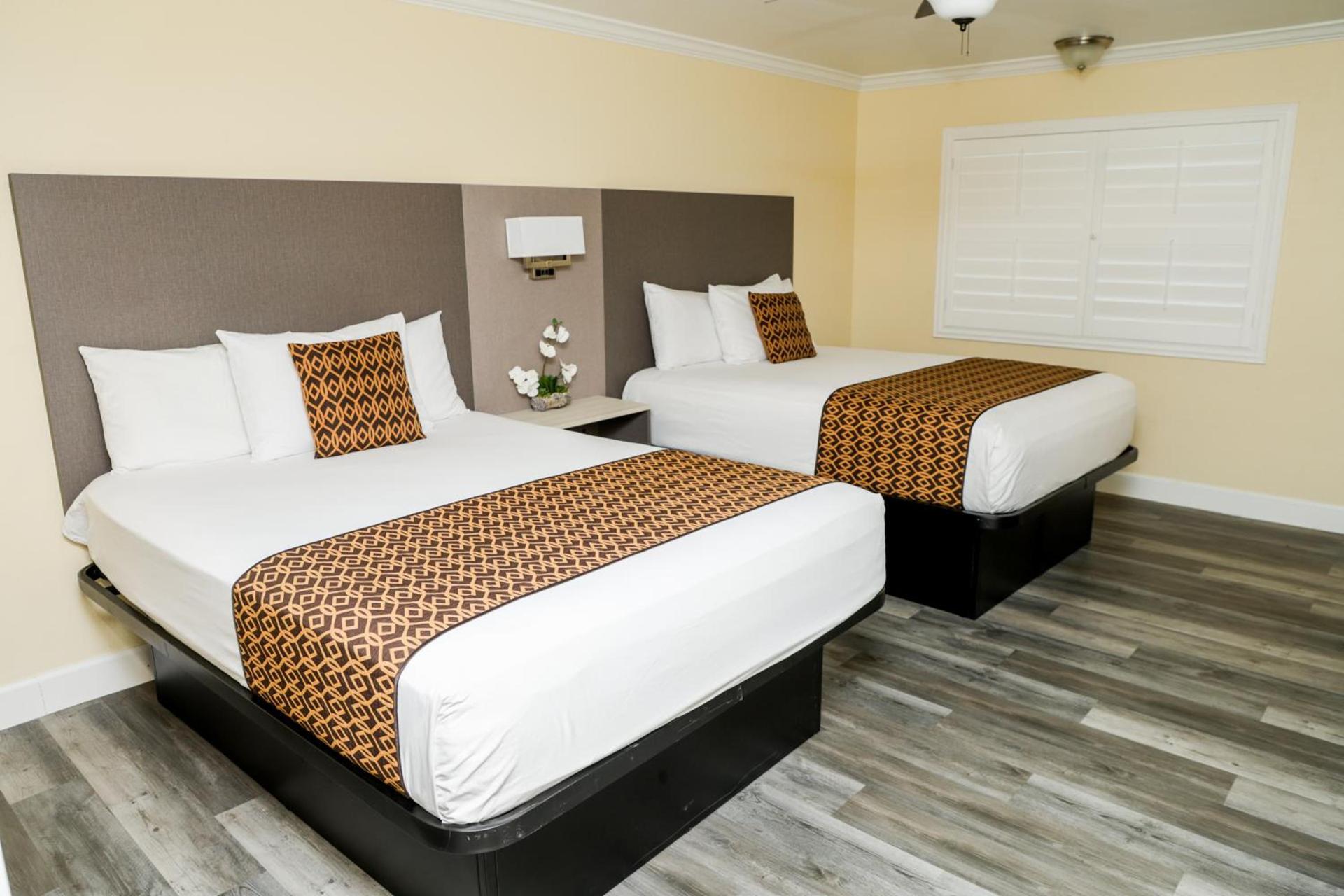 Silver Surf Motel photo 96