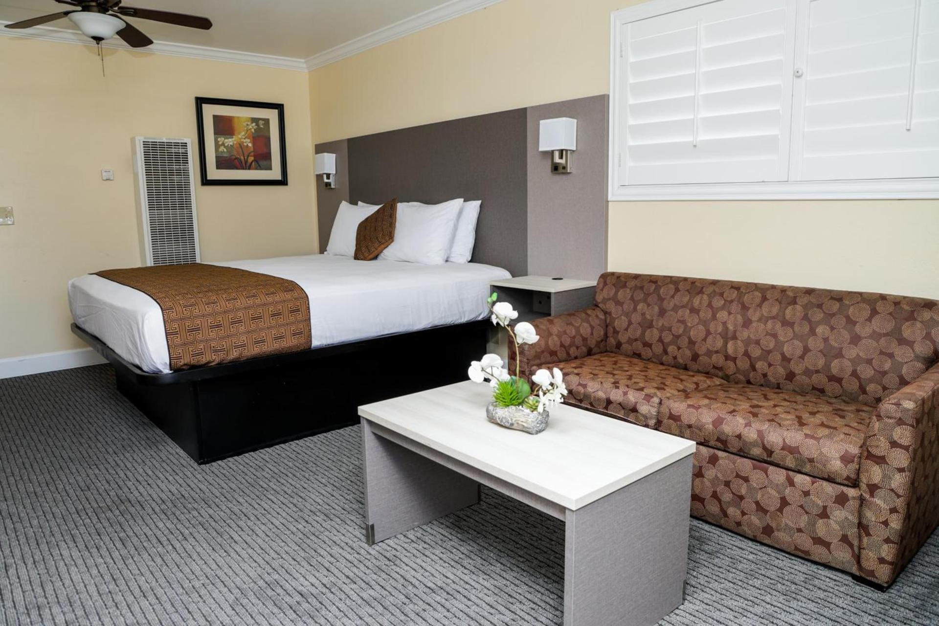 Silver Surf Motel photo 5
