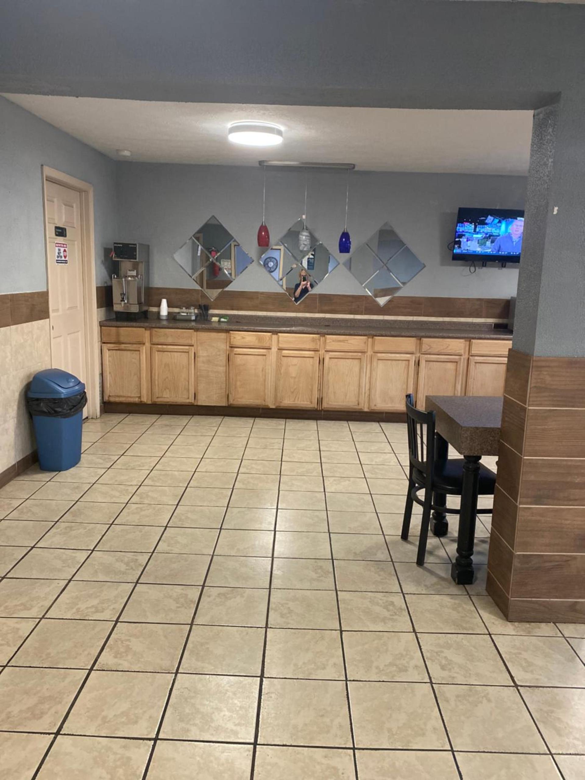 Motel 6 Hurricane, WV photo 6