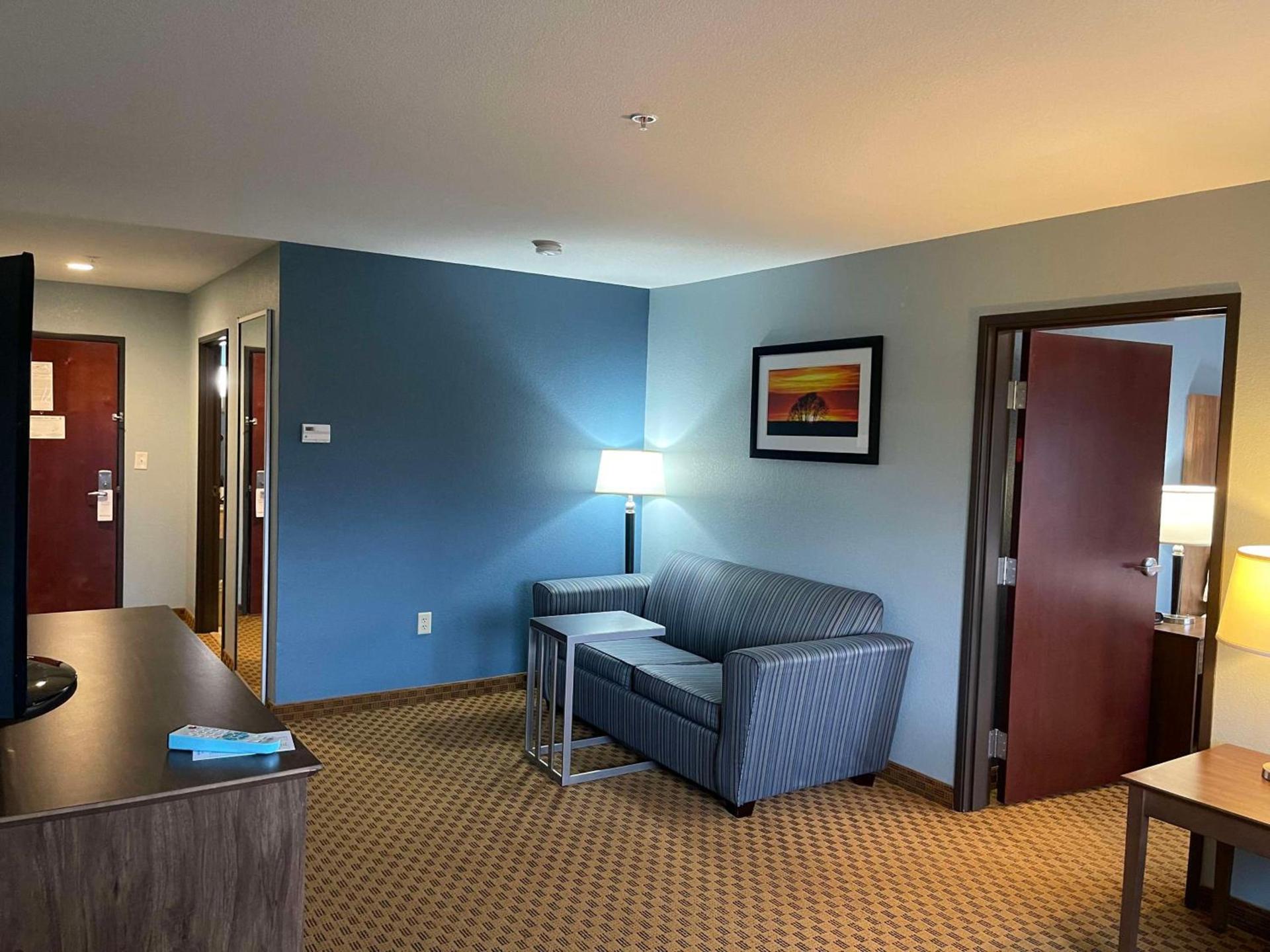 Best Western South Plains Inn & Suites photo 24