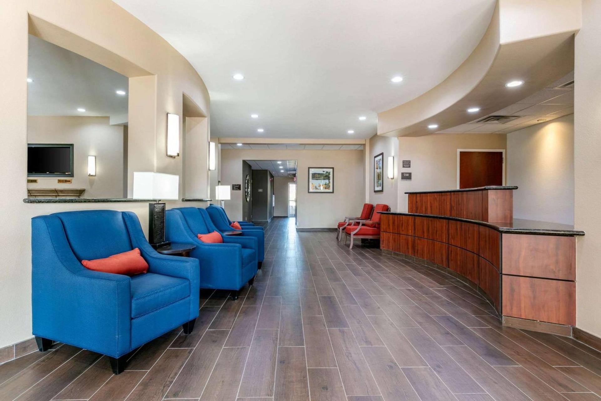 Comfort Inn & Suites Van Buren - Fort Smith photo 4