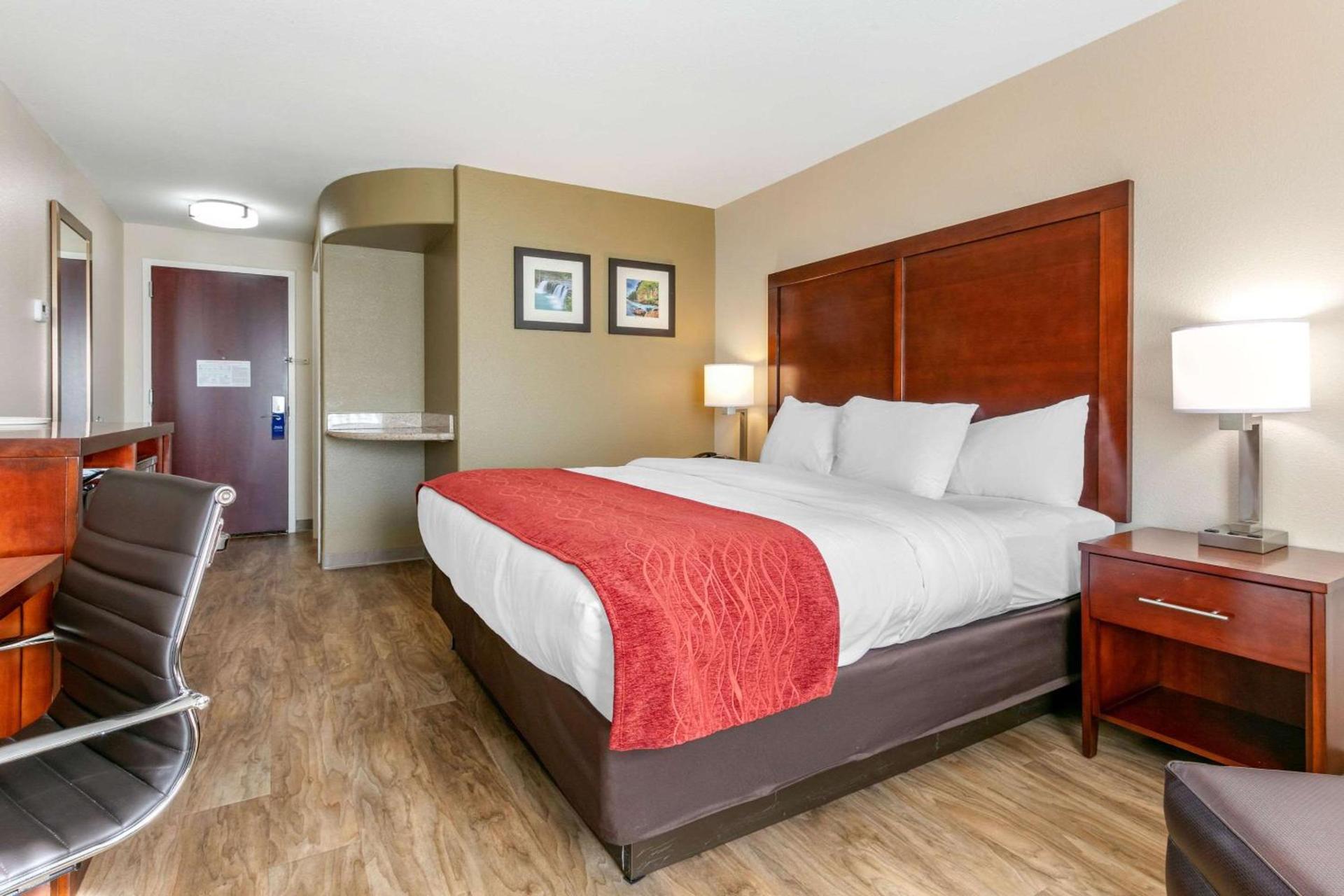 Comfort Inn & Suites Van Buren - Fort Smith photo 11