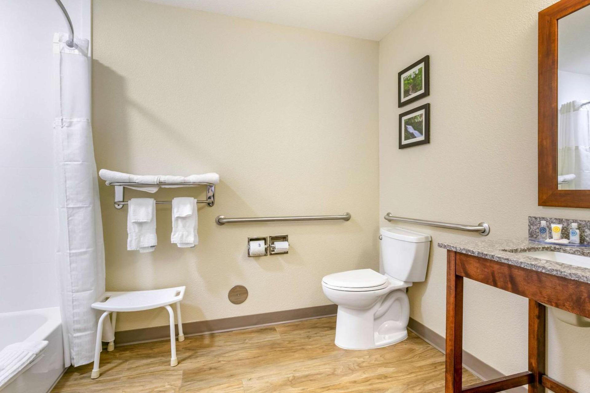 Comfort Inn & Suites Van Buren - Fort Smith photo 17