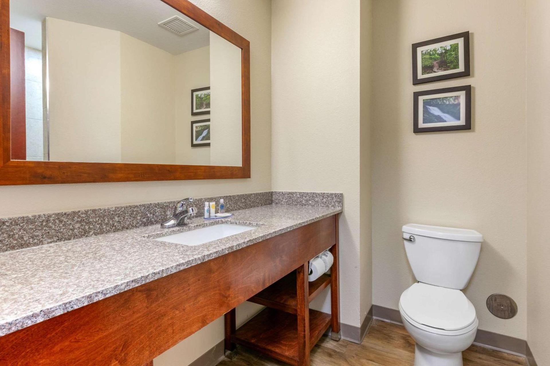 Comfort Inn & Suites Van Buren - Fort Smith photo 18