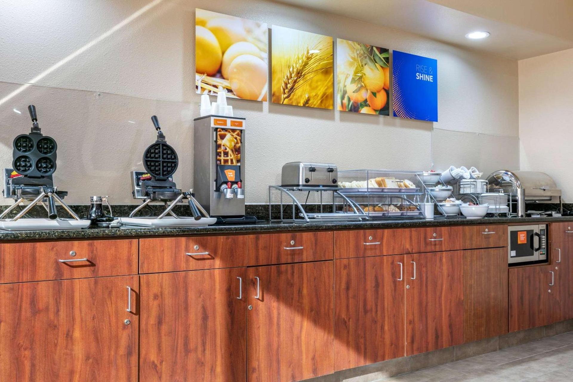 Comfort Inn & Suites Van Buren - Fort Smith photo 30