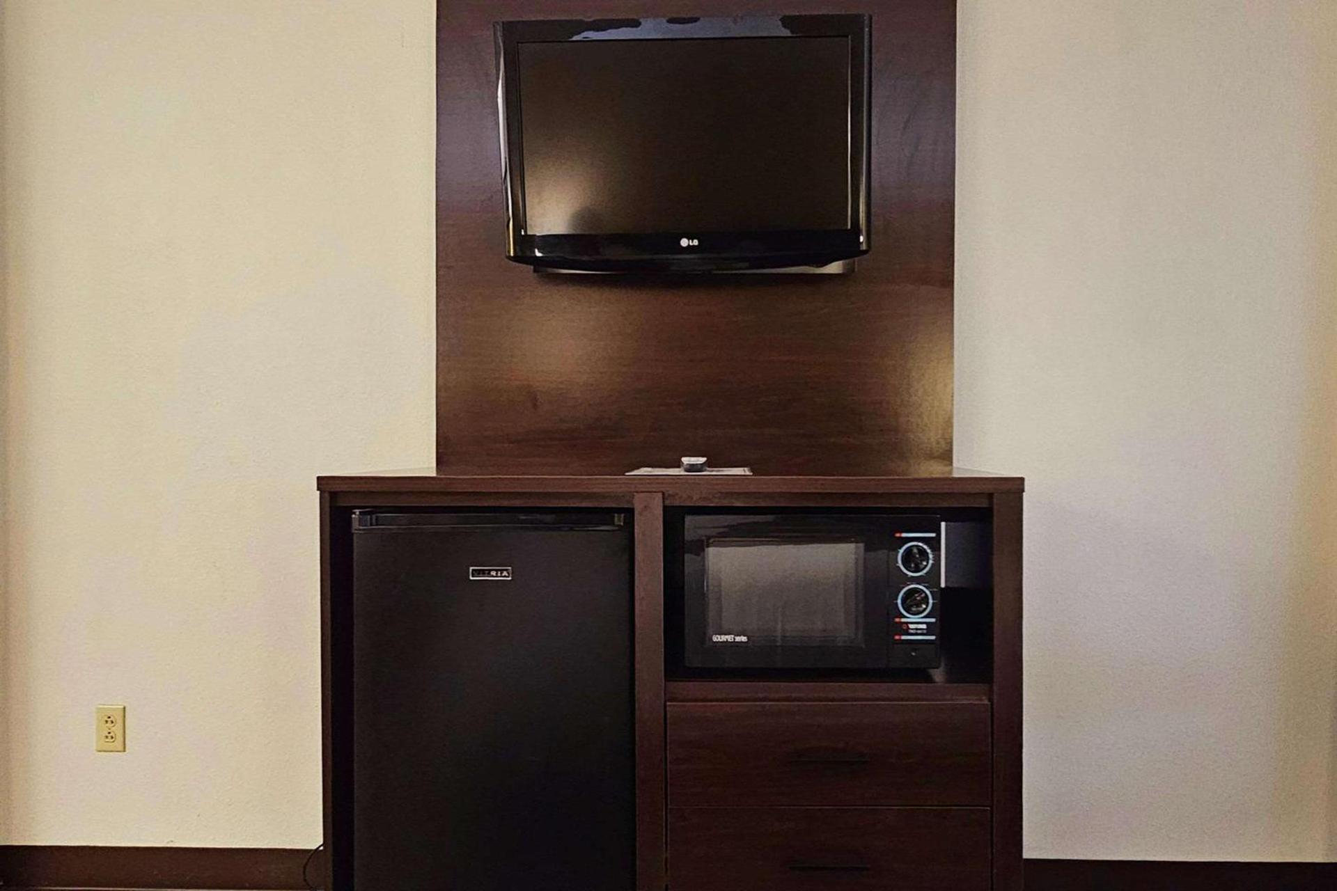 Quality Inn & Suites near St Louis and I-255 photo 9